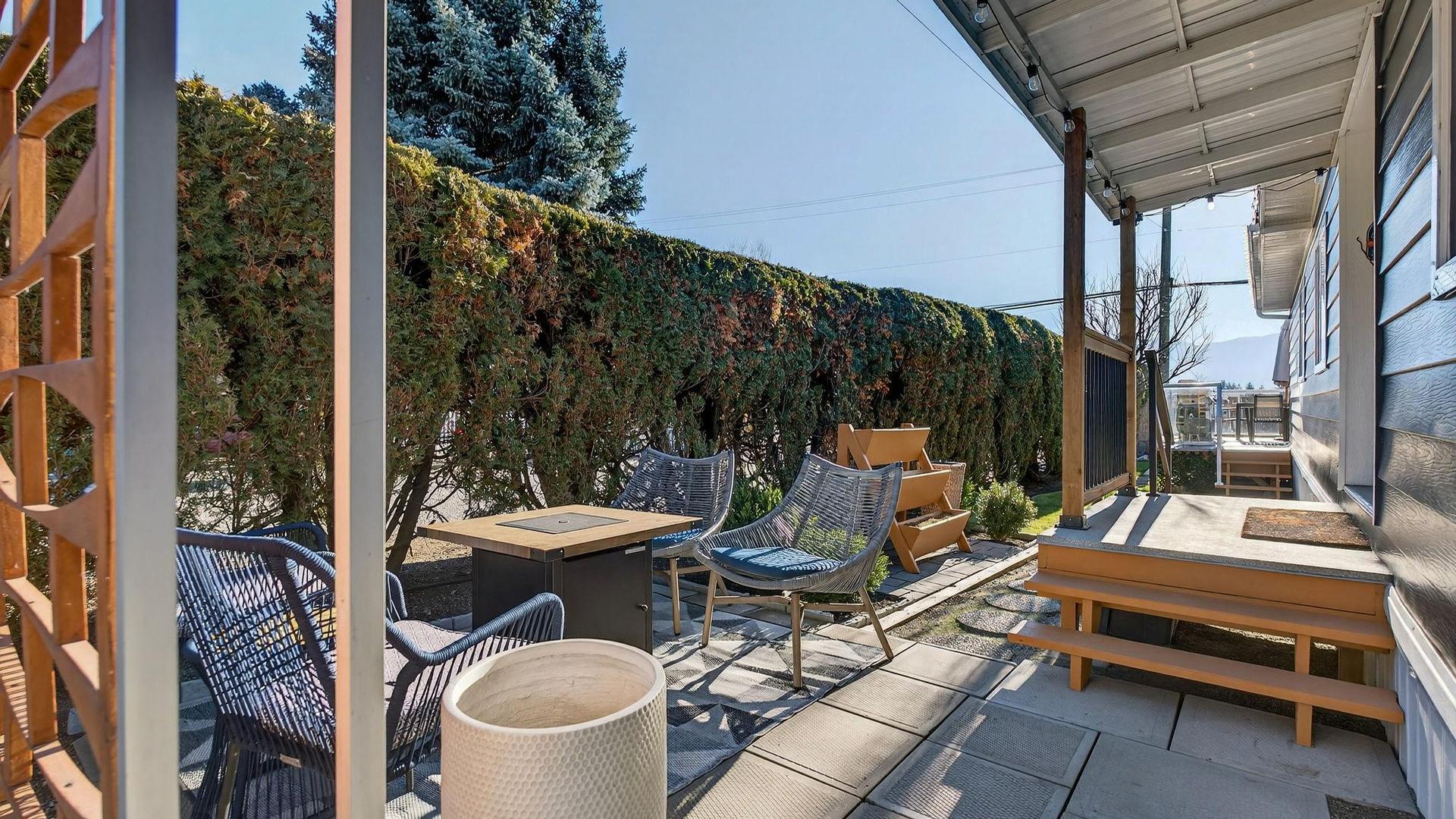 









1880


Old Boucherie

Road, 137,
West Kelowna,




BC
V4T 1Z3

