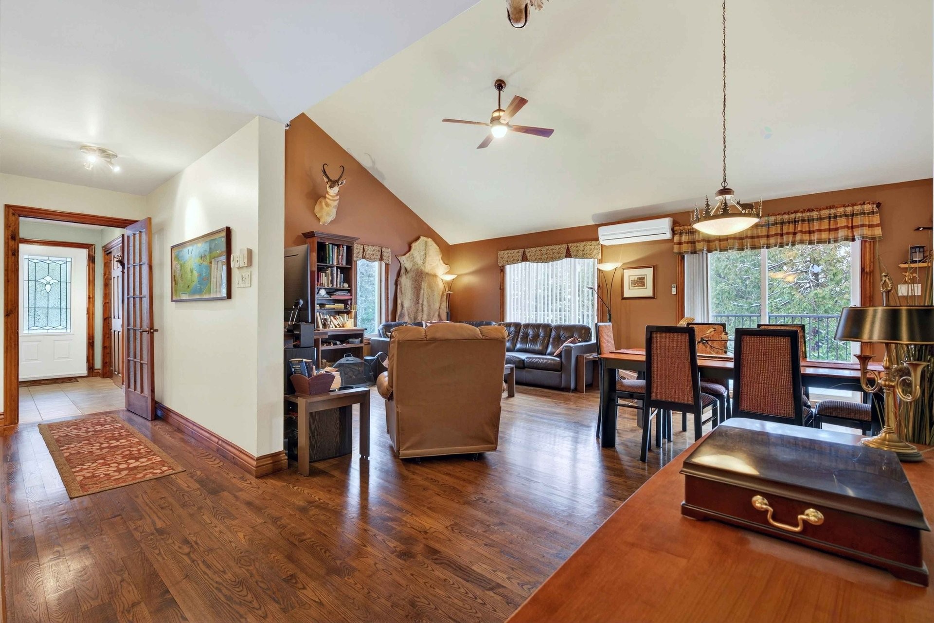 









1816


Ch. du Lac-Boileau O.

,
Rivière-Rouge,




QC
J0T1T0

