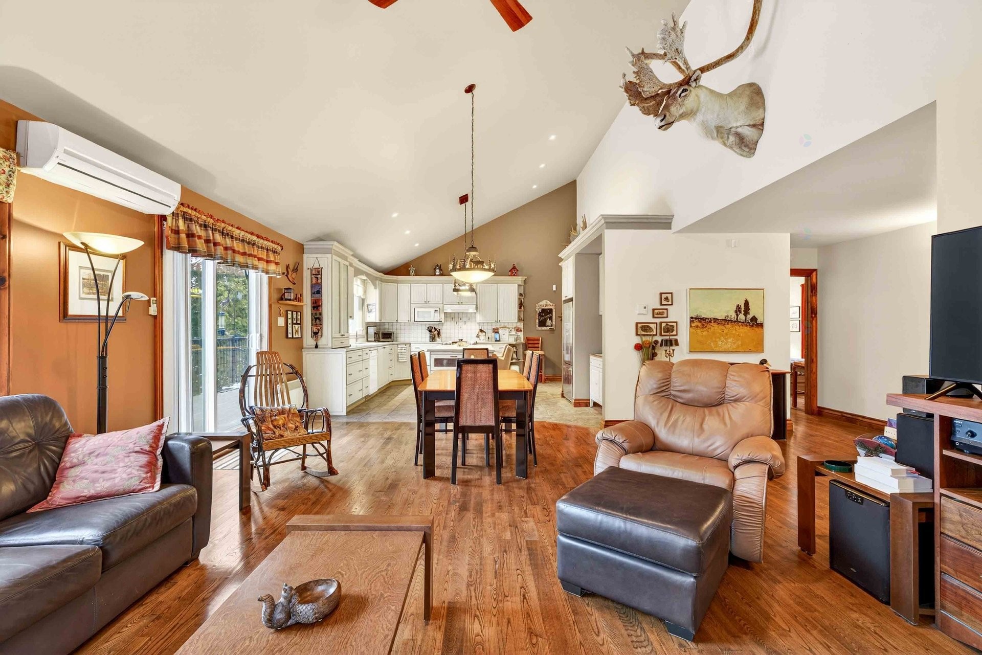 









1816


Ch. du Lac-Boileau O.

,
Rivière-Rouge,




QC
J0T1T0

