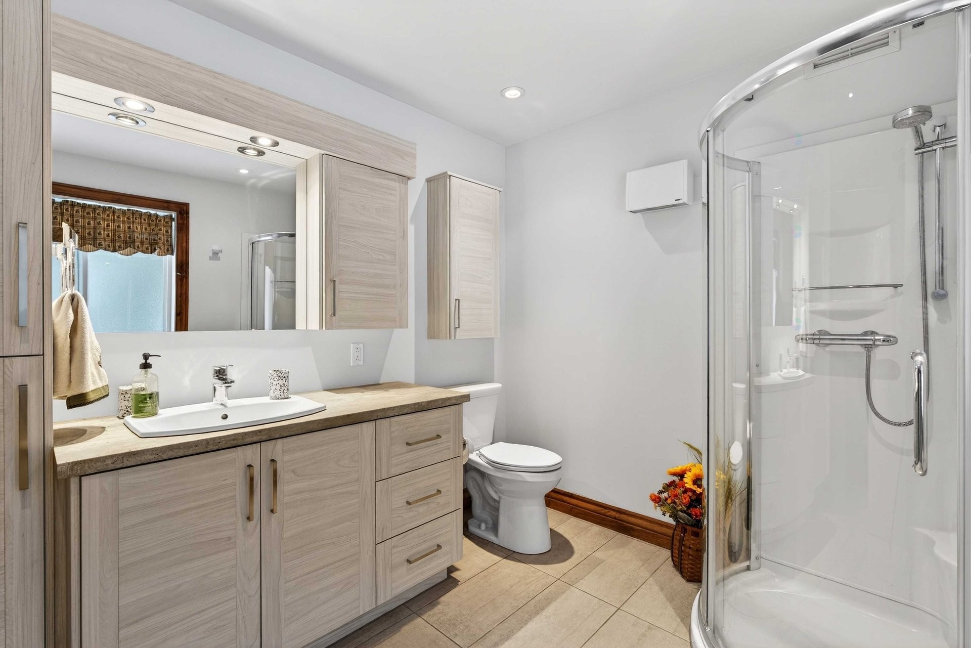 









1816


Ch. du Lac-Boileau O.

,
Rivière-Rouge,




QC
J0T1T0

