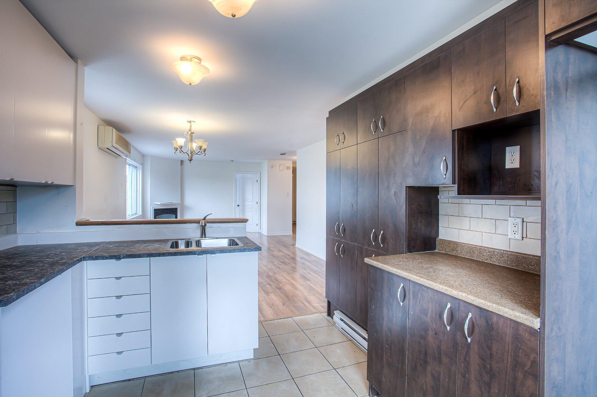 









4658


Rue Esther-Pariseau

,
Laval (Chomedey),




QC
H7W0C2

