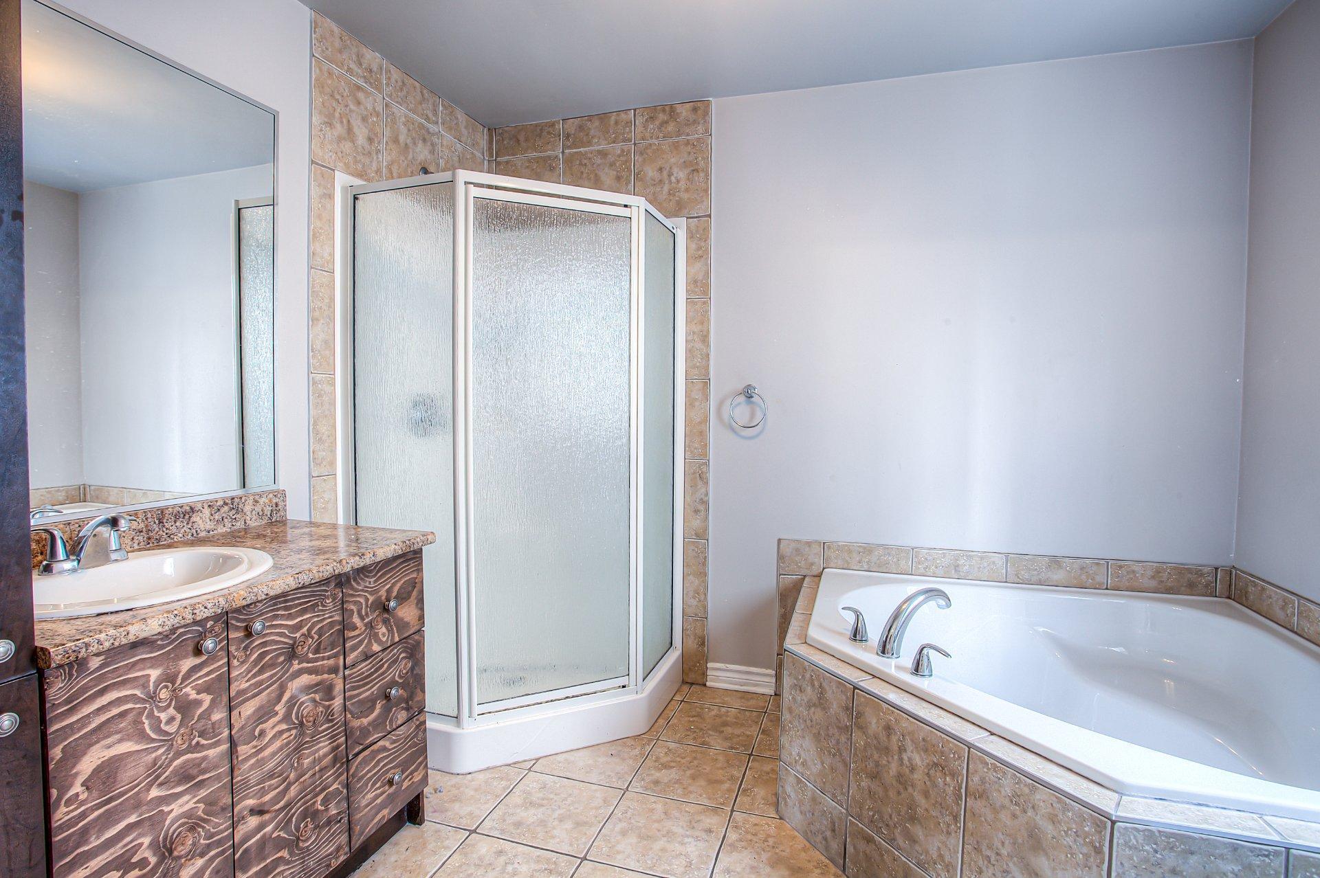 









4658


Rue Esther-Pariseau

,
Laval (Chomedey),




QC
H7W0C2

