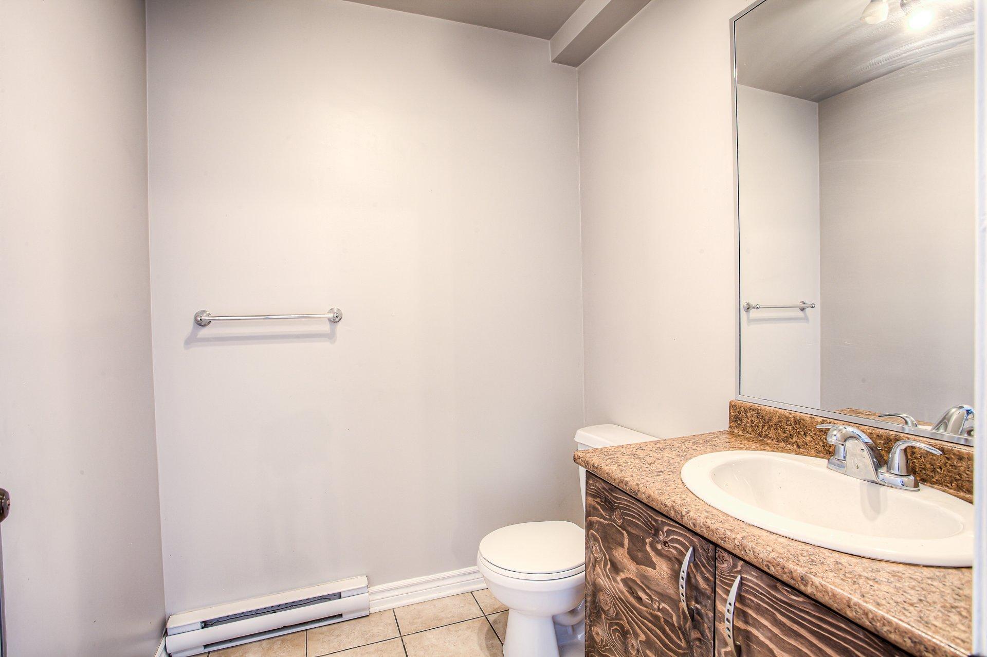 









4658


Rue Esther-Pariseau

,
Laval (Chomedey),




QC
H7W0C2

