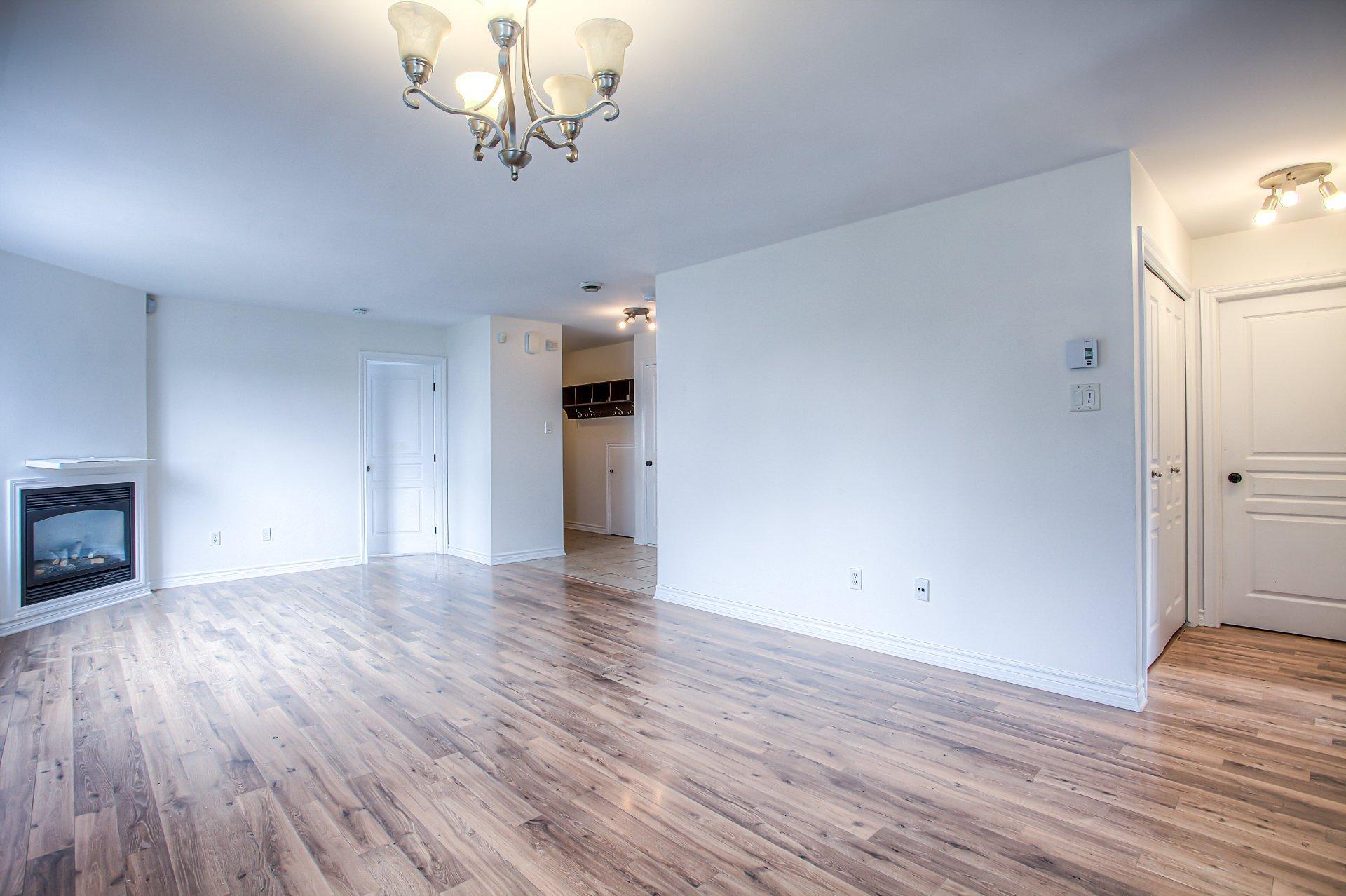 









4658


Rue Esther-Pariseau

,
Laval (Chomedey),




QC
H7W0C2

