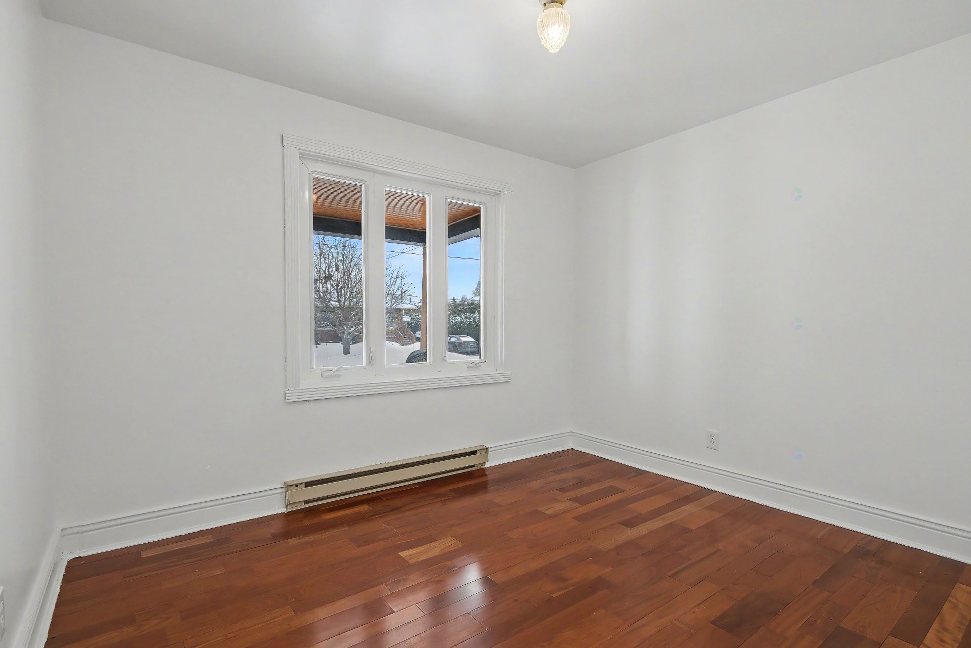 









151

 - 153


Rue St-Germain

,
Saint-Jean-sur-Richelieu,




QC
J3B3H9

