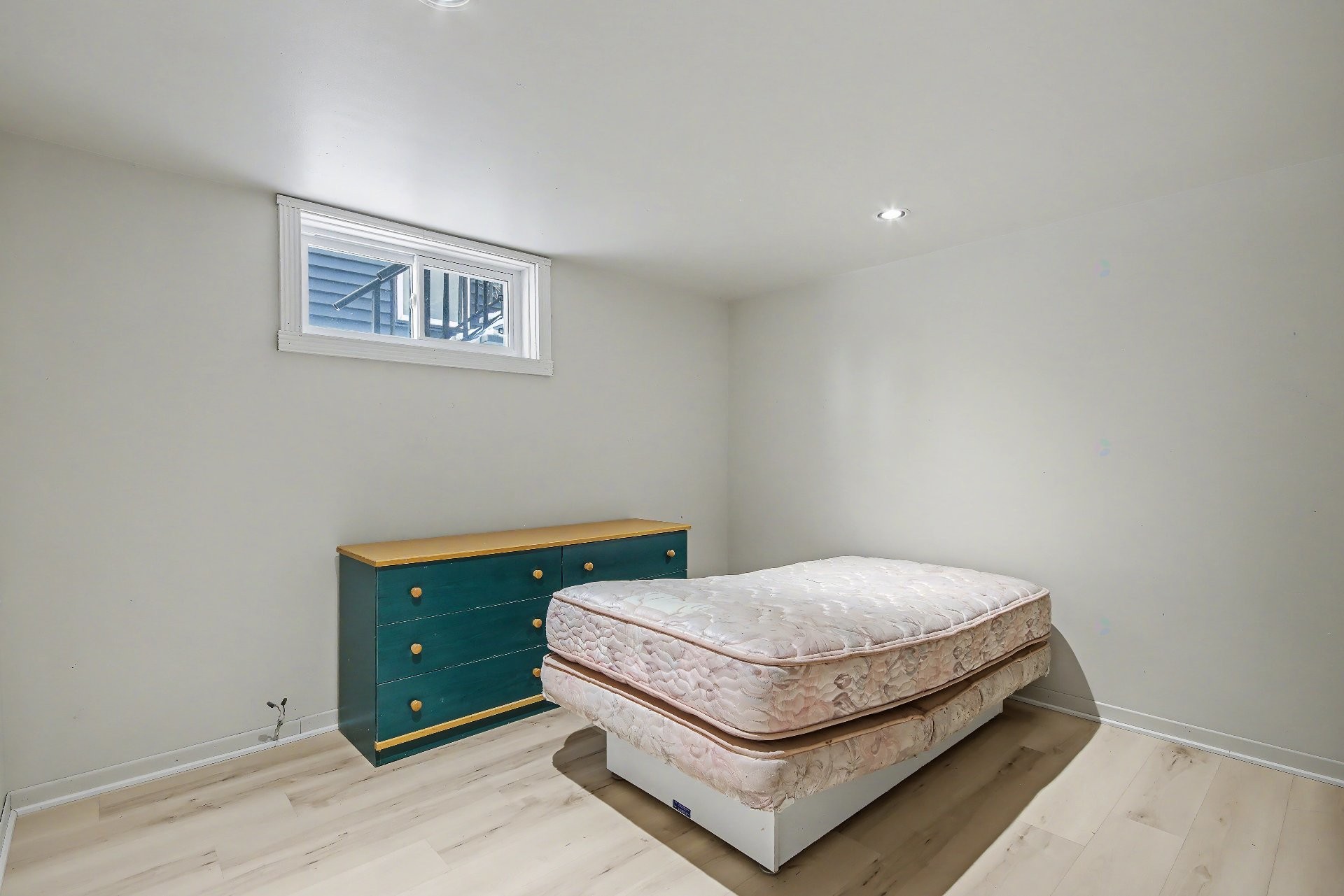 









151

 - 153


Rue St-Germain

,
Saint-Jean-sur-Richelieu,




QC
J3B3H9

