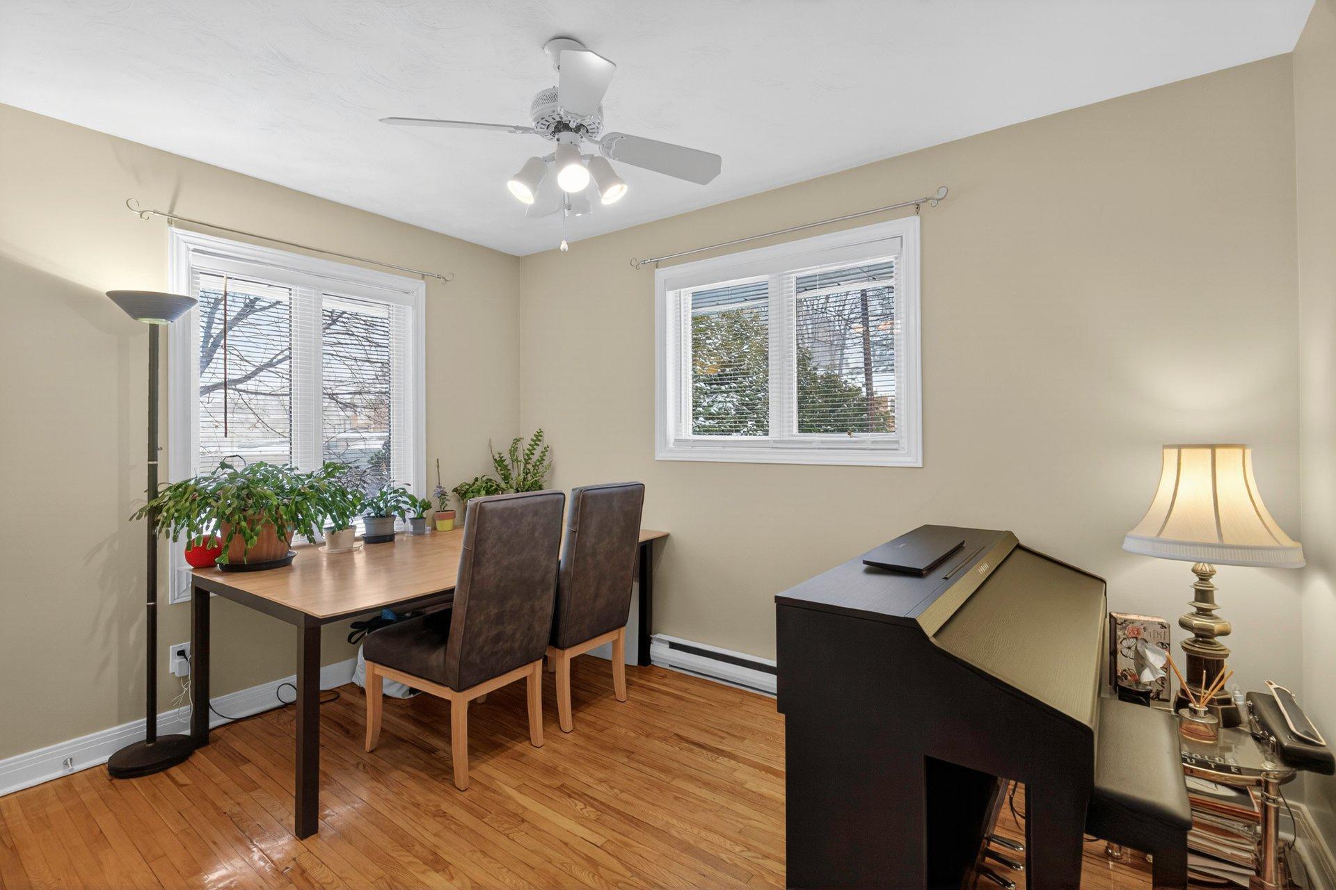 









18


Rue Legault

,
Gatineau (Hull),




QC
J8Y1J2

