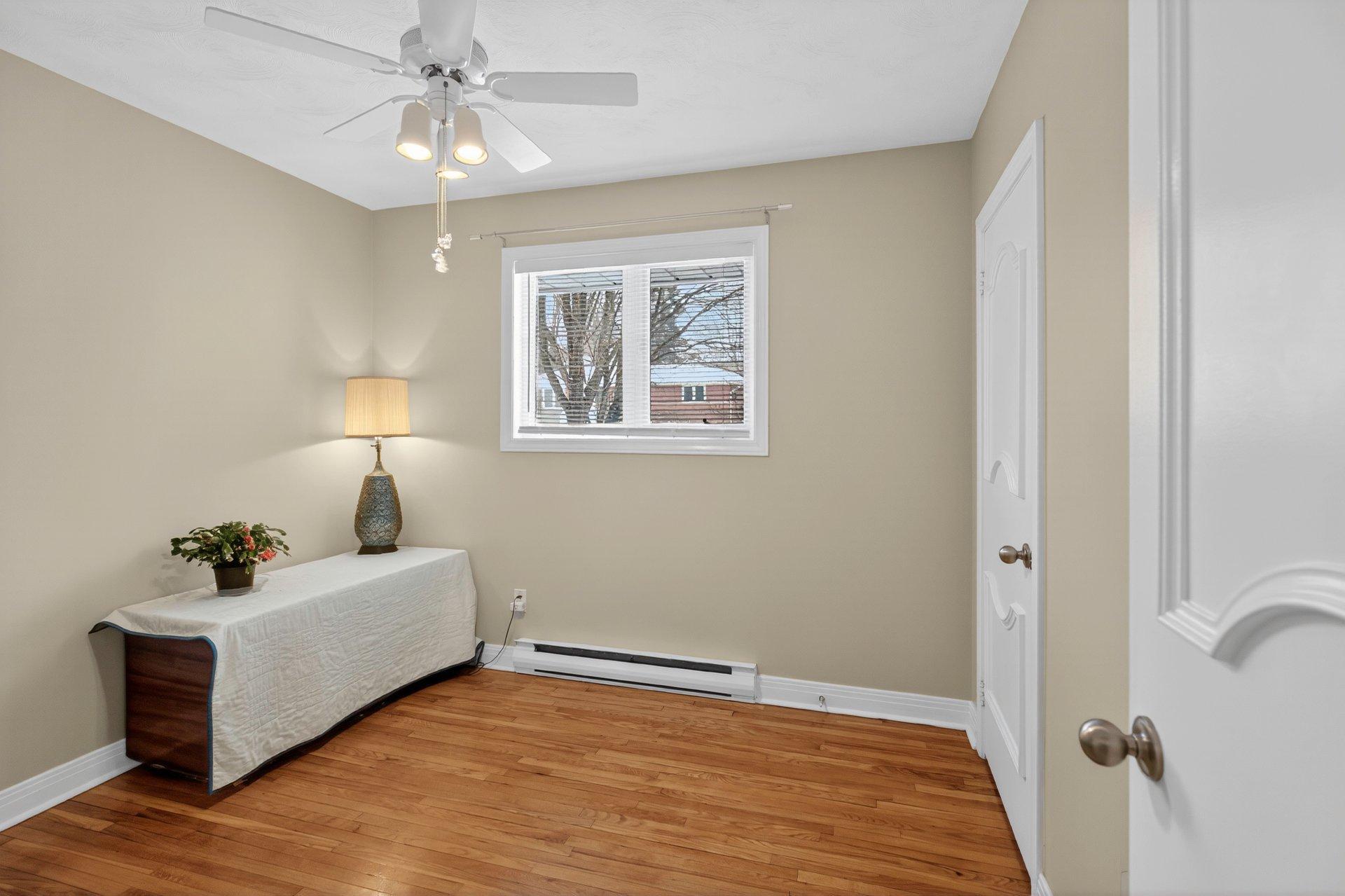 









18


Rue Legault

,
Gatineau (Hull),




QC
J8Y1J2

