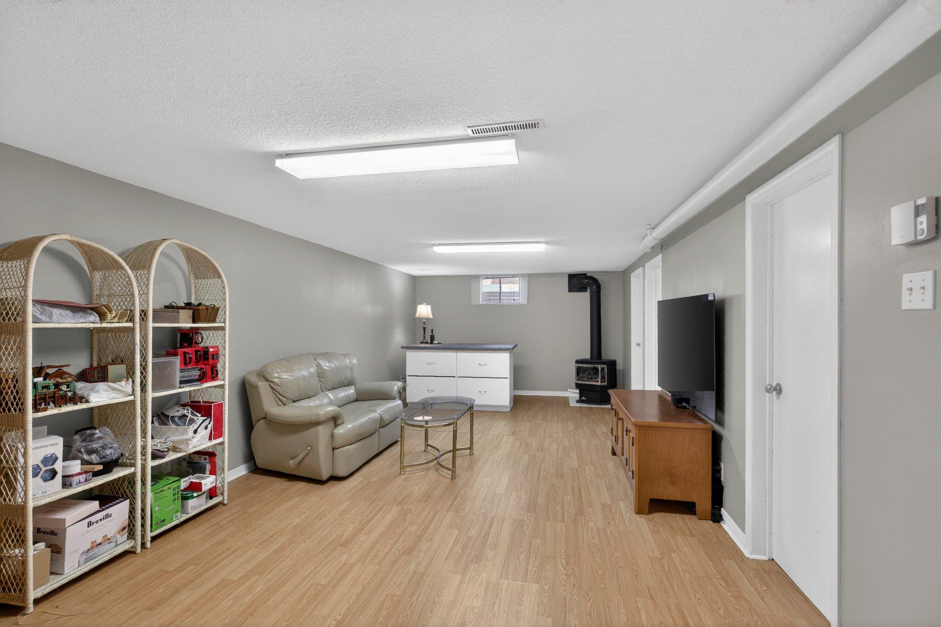 









18


Rue Legault

,
Gatineau (Hull),




QC
J8Y1J2

