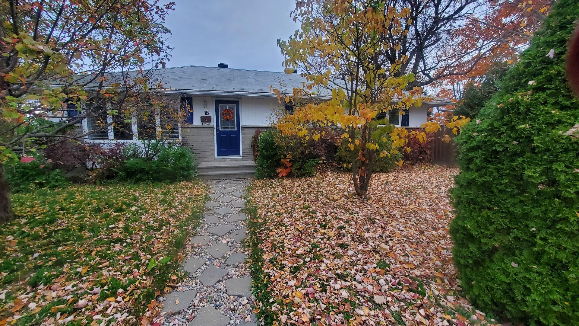 









18


Rue Legault

,
Gatineau (Hull),




QC
J8Y1J2

