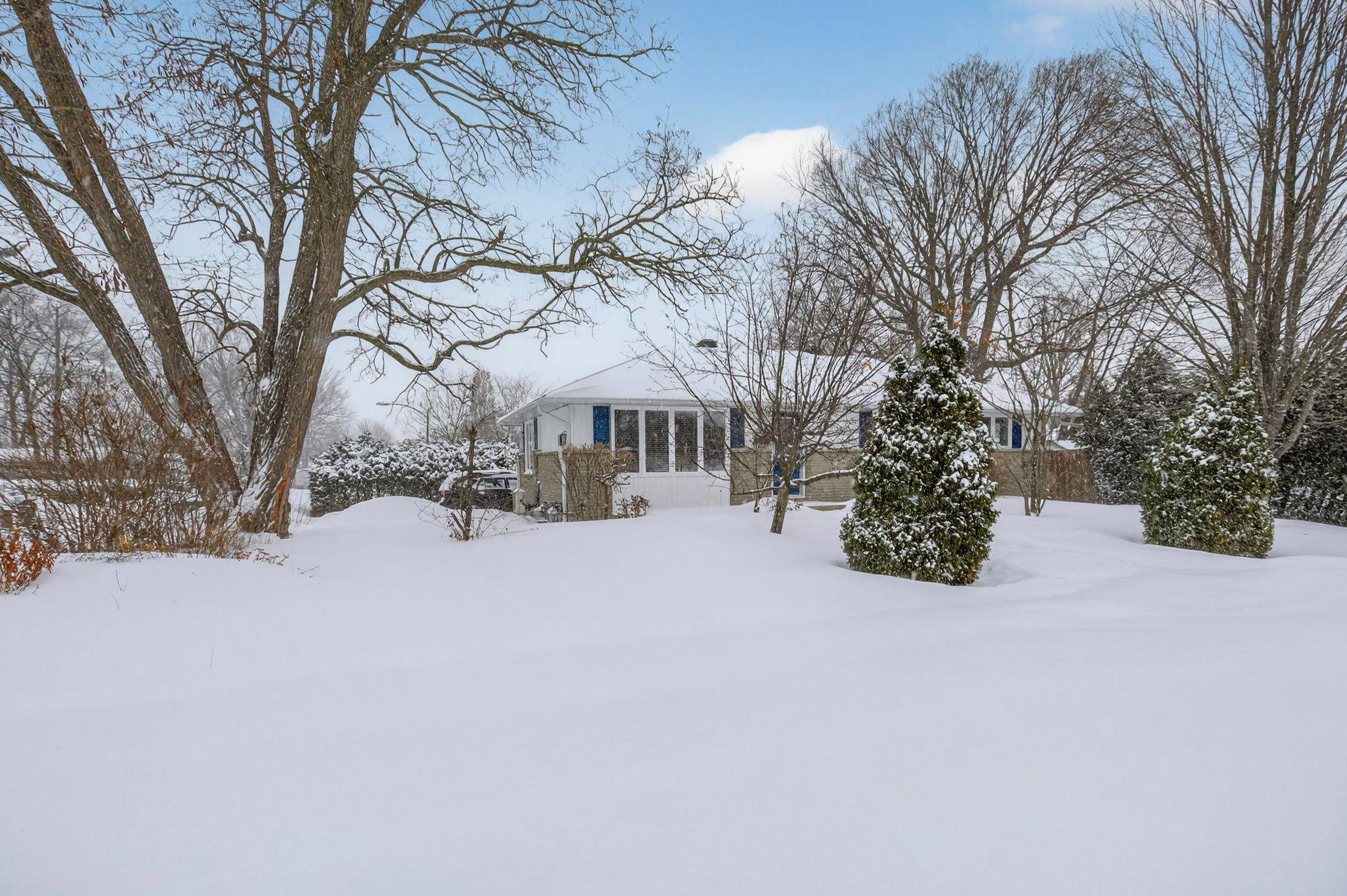 









18


Rue Legault

,
Gatineau (Hull),




QC
J8Y1J2

