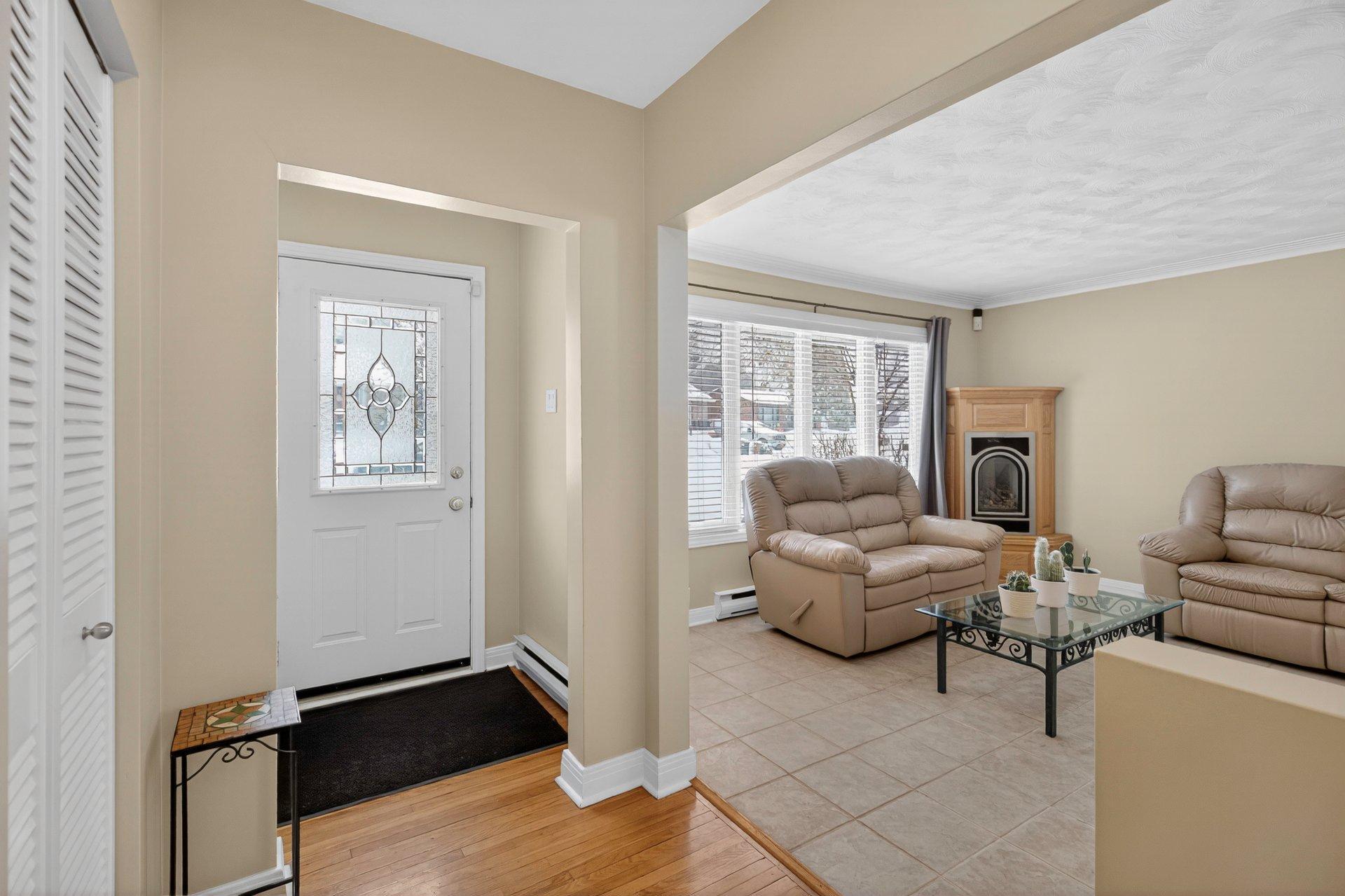 









18


Rue Legault

,
Gatineau (Hull),




QC
J8Y1J2

