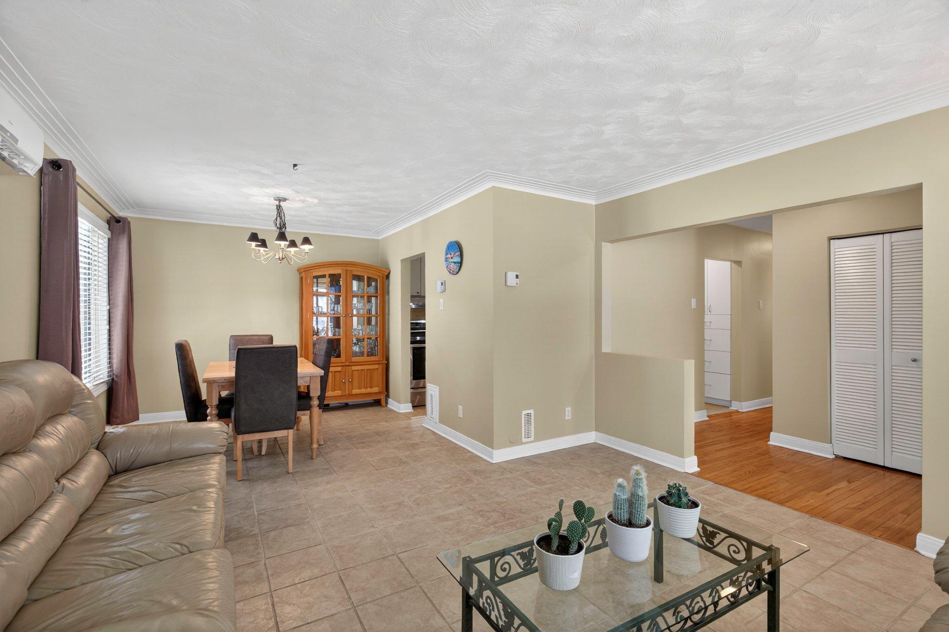 









18


Rue Legault

,
Gatineau (Hull),




QC
J8Y1J2

