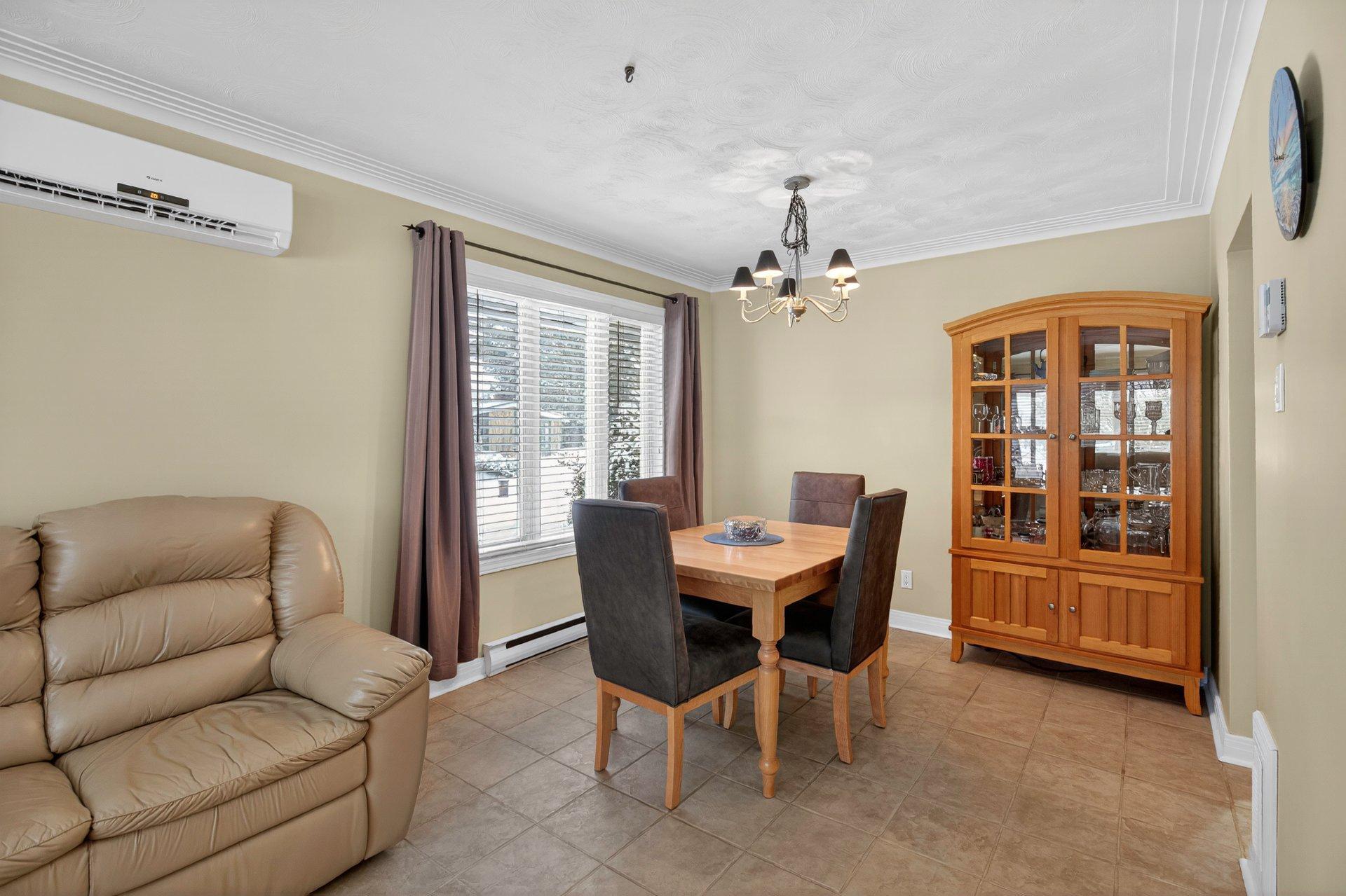 









18


Rue Legault

,
Gatineau (Hull),




QC
J8Y1J2

