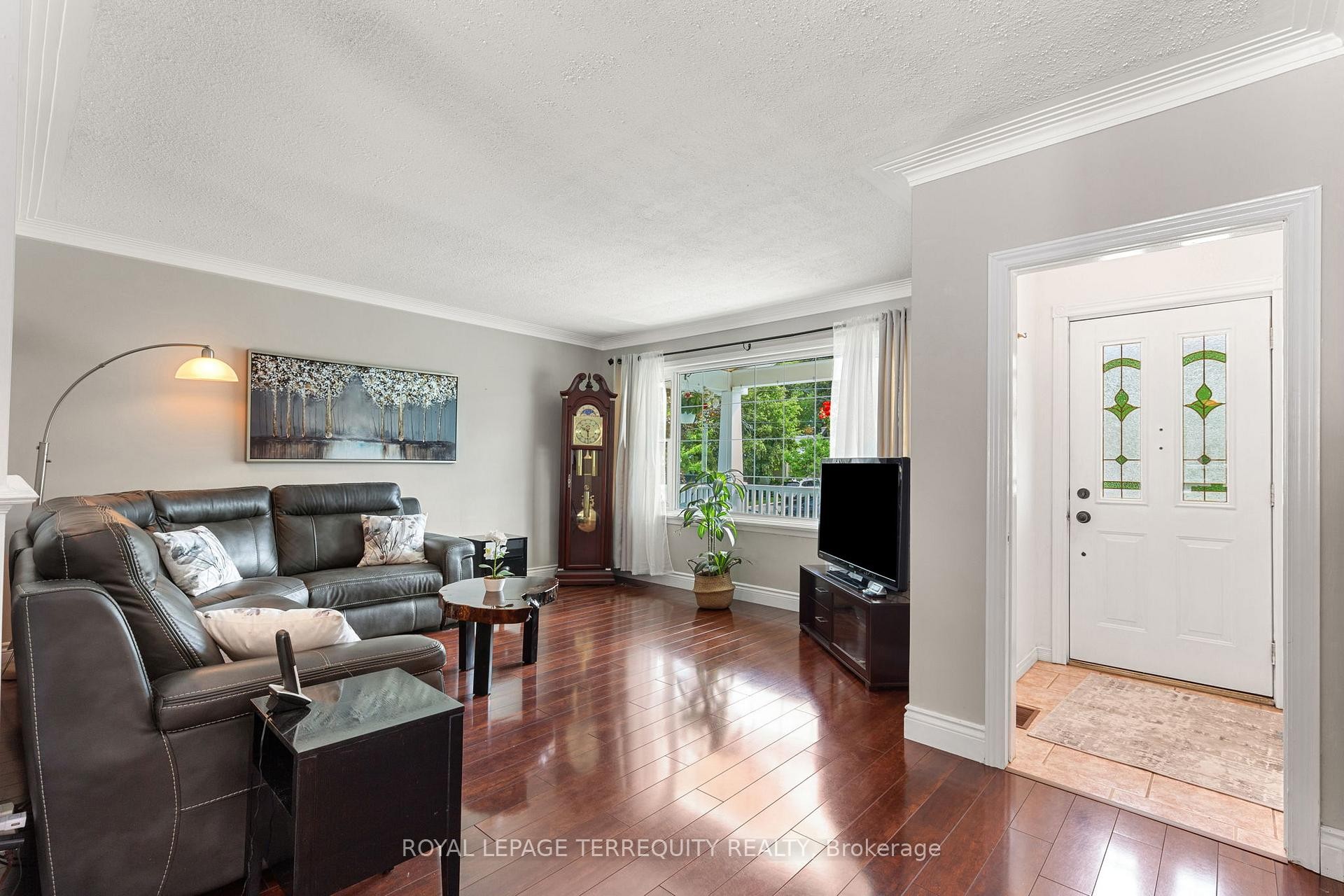 









353


Kingsleigh

Court,
Milton,




ON
L9T 1X6

