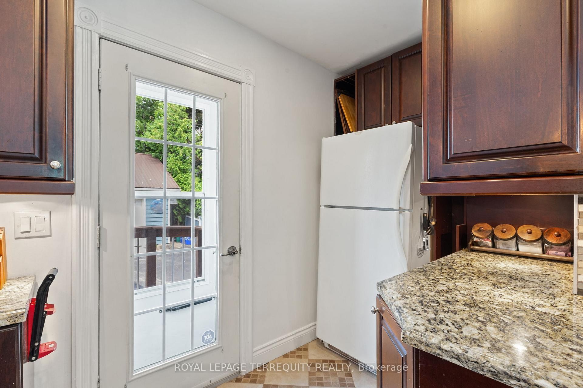 









353


Kingsleigh

Court,
Milton,




ON
L9T 1X6

