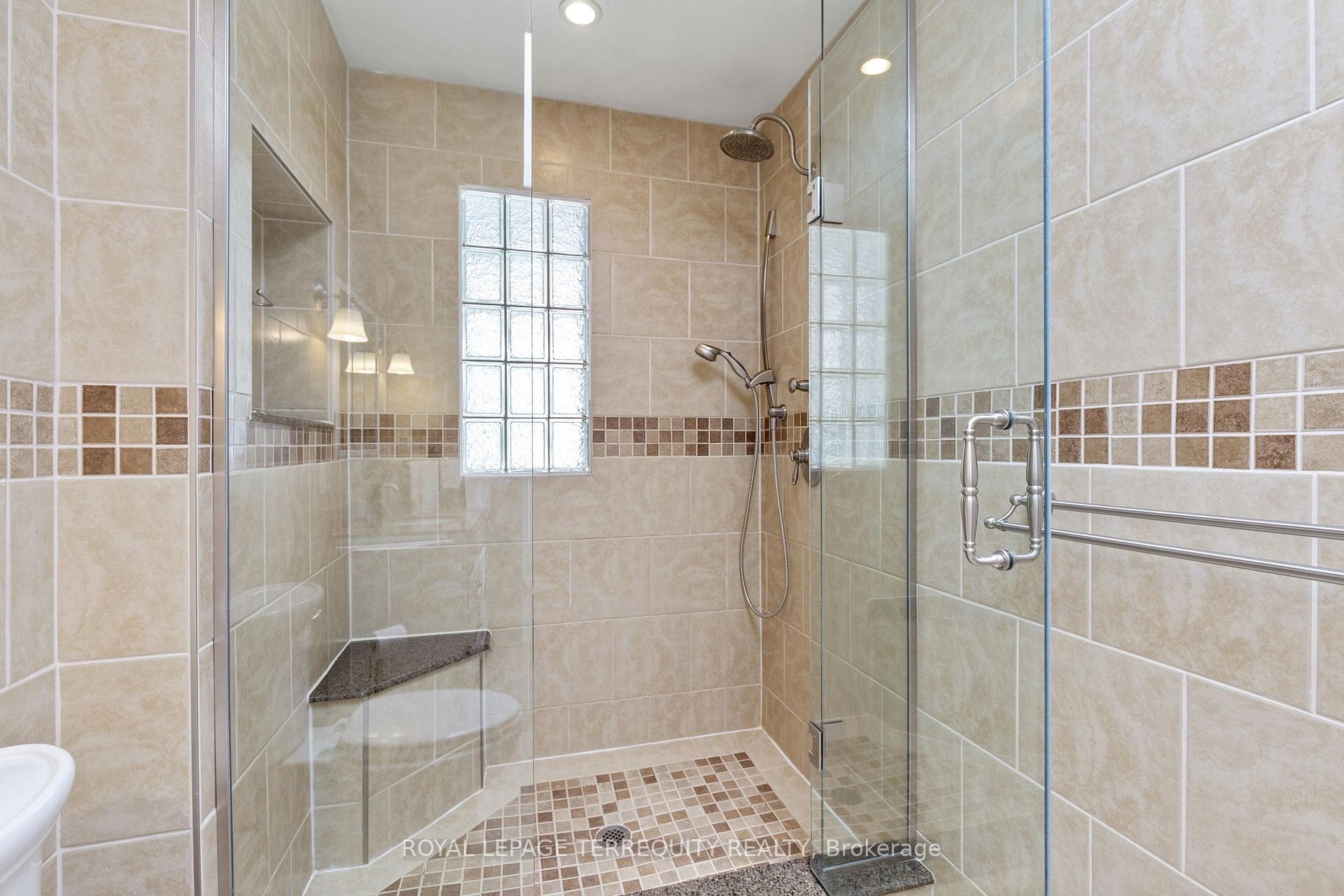 









353


Kingsleigh

Court,
Milton,




ON
L9T 1X6

