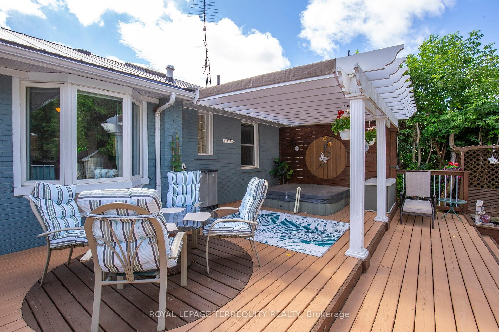 









353


Kingsleigh

Court,
Milton,




ON
L9T 1X6

