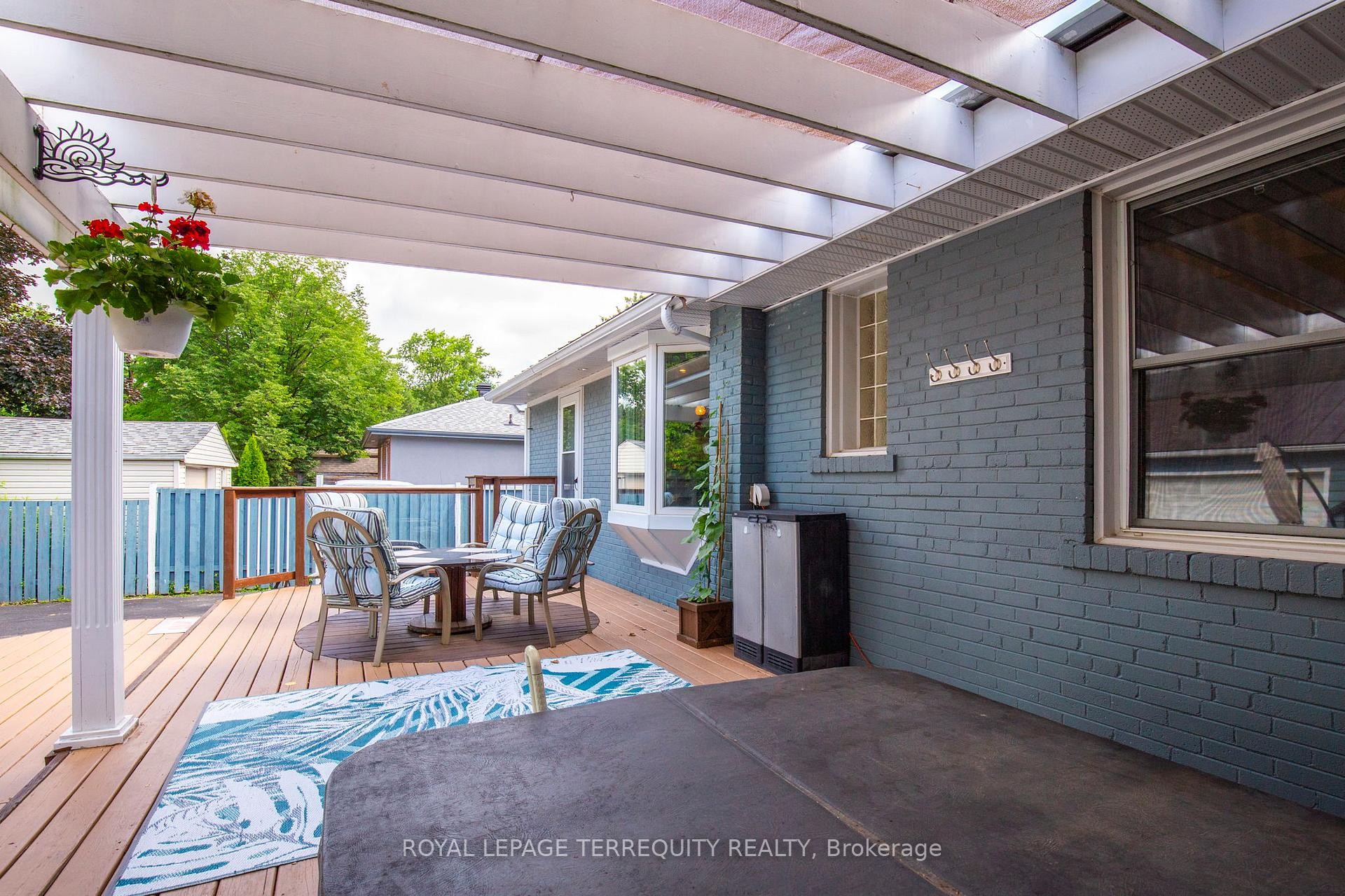 









353


Kingsleigh

Court,
Milton,




ON
L9T 1X6

