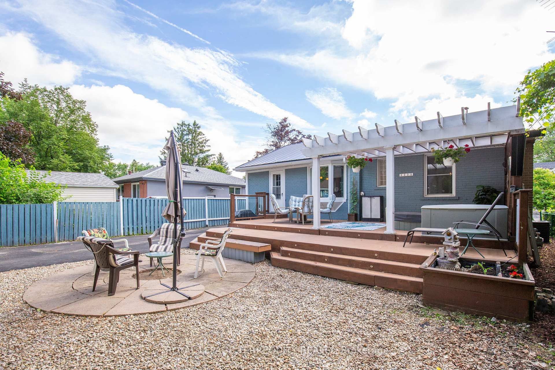 









353


Kingsleigh

Court,
Milton,




ON
L9T 1X6

