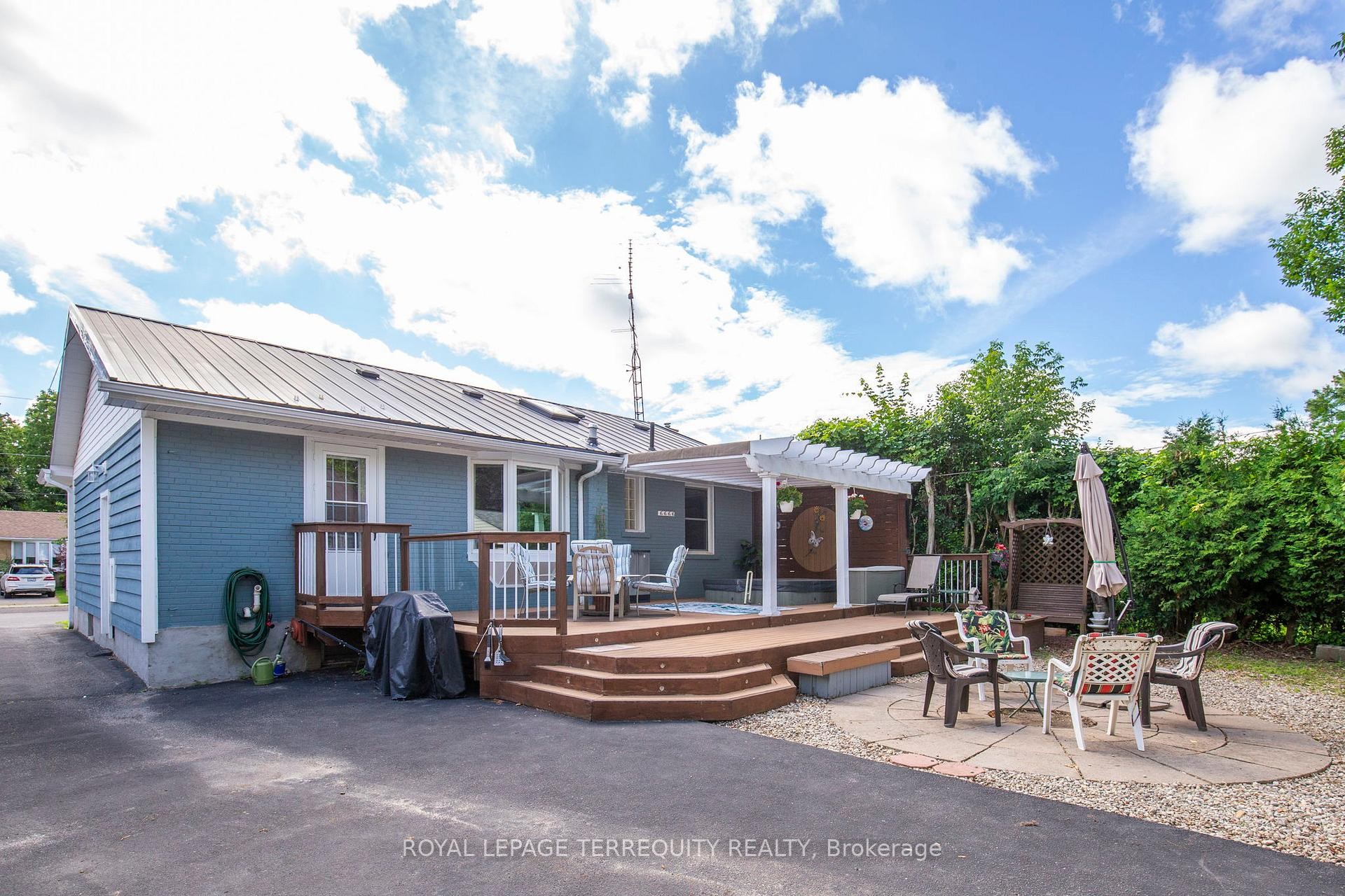 









353


Kingsleigh

Court,
Milton,




ON
L9T 1X6

