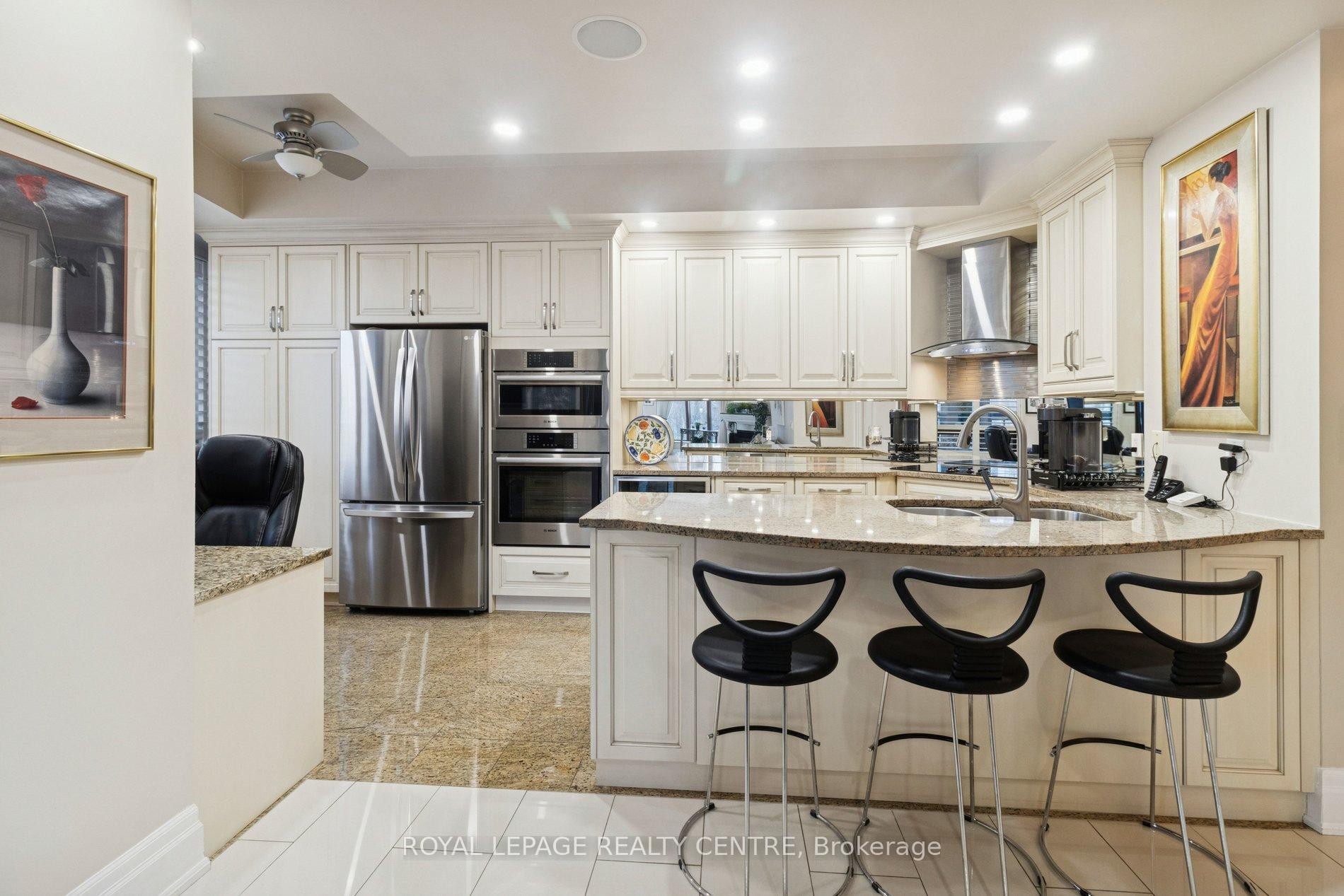 









2095


Lake Shore

Boulevard West, 220,
Toronto,




ON
M8V 4G4

