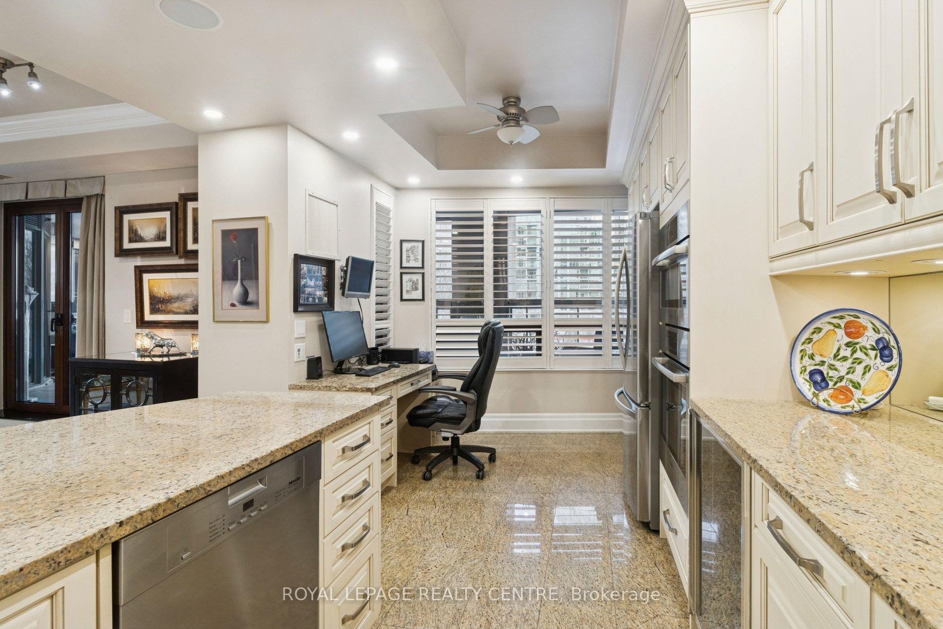 









2095


Lake Shore

Boulevard West, 220,
Toronto,




ON
M8V 4G4

