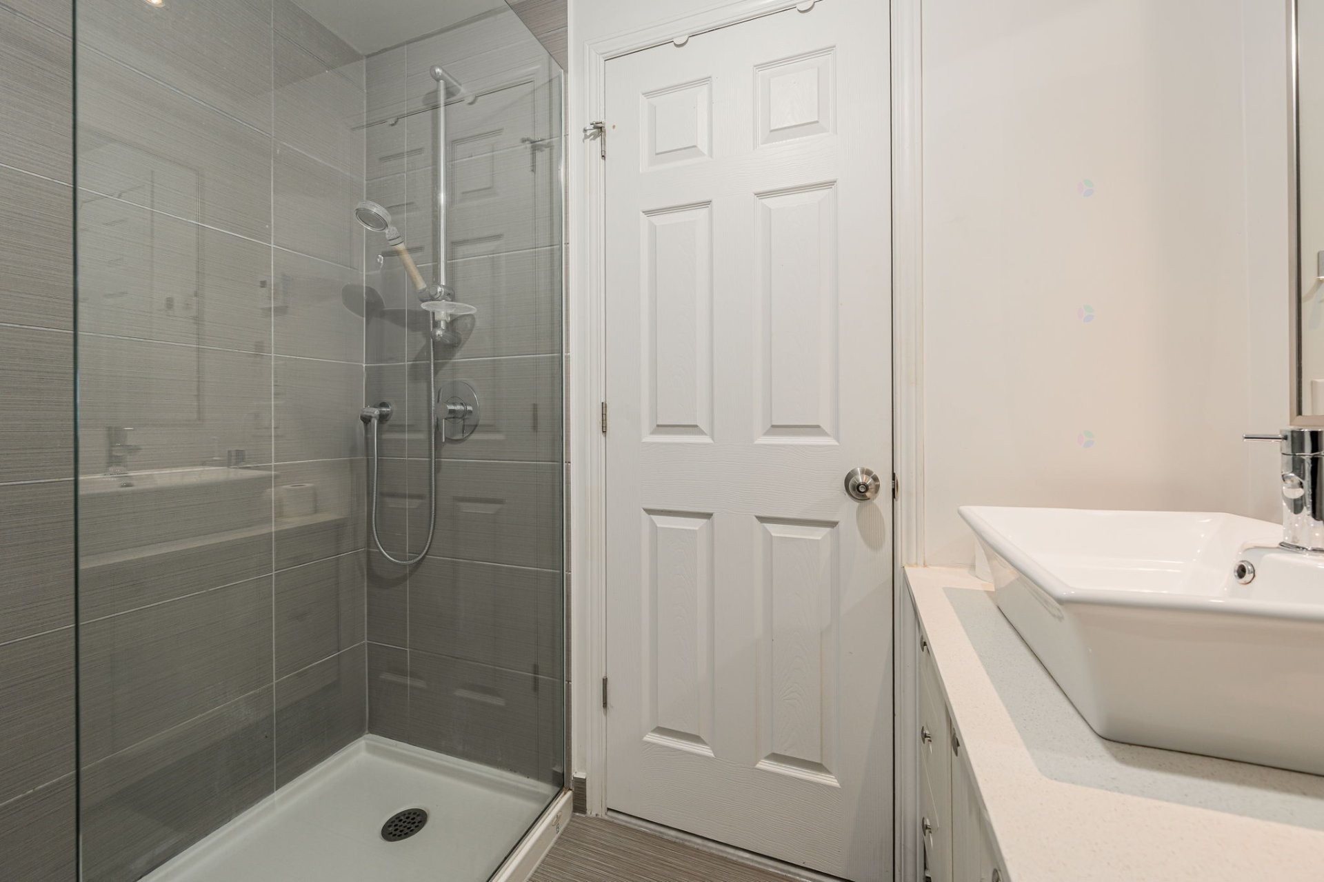 









1205


Rue MacKay

, 102,
Montréal (Ville-Marie),




QC
H3G2H5

