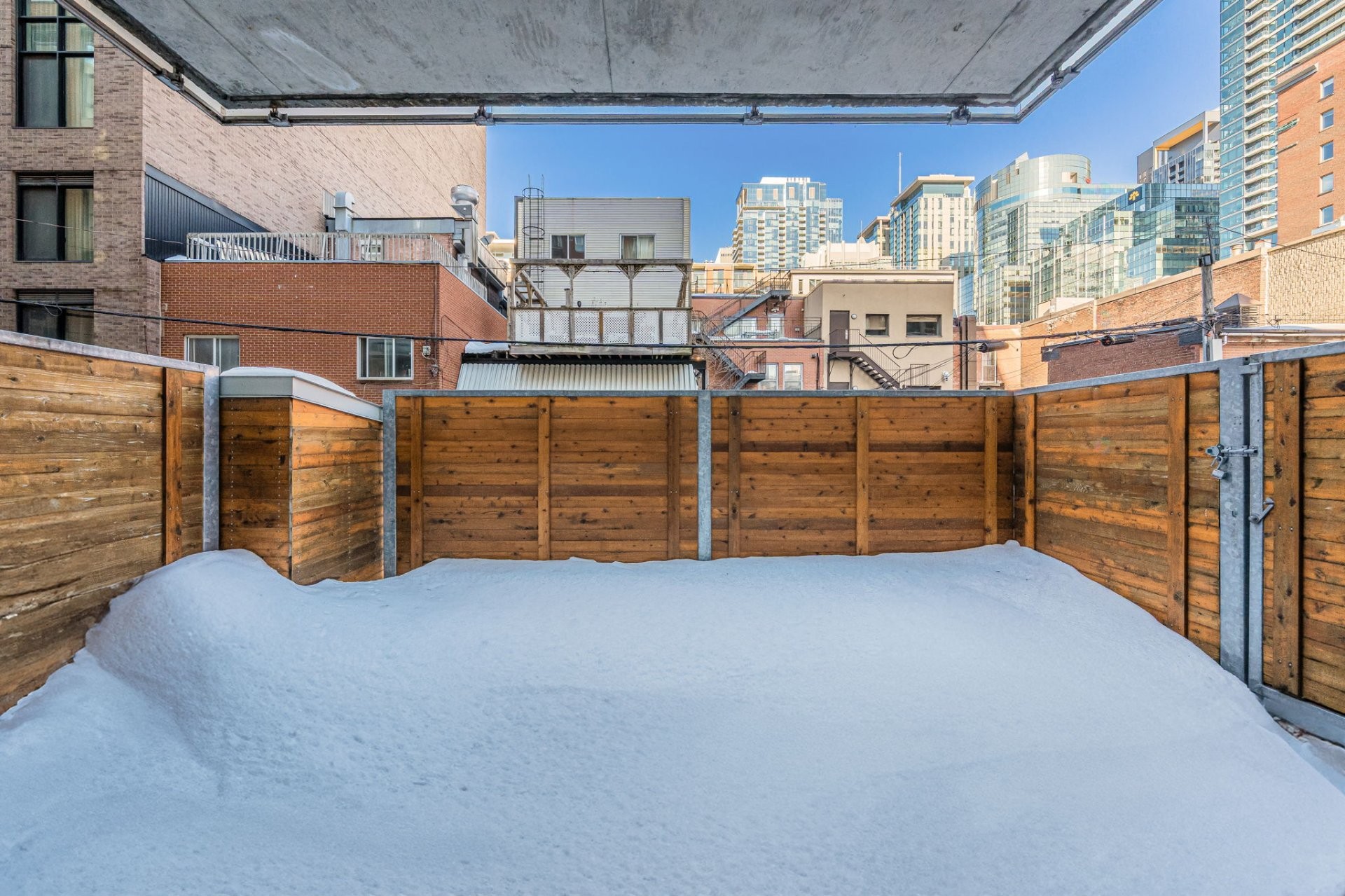 









1205


Rue MacKay

, 102,
Montréal (Ville-Marie),




QC
H3G2H5

