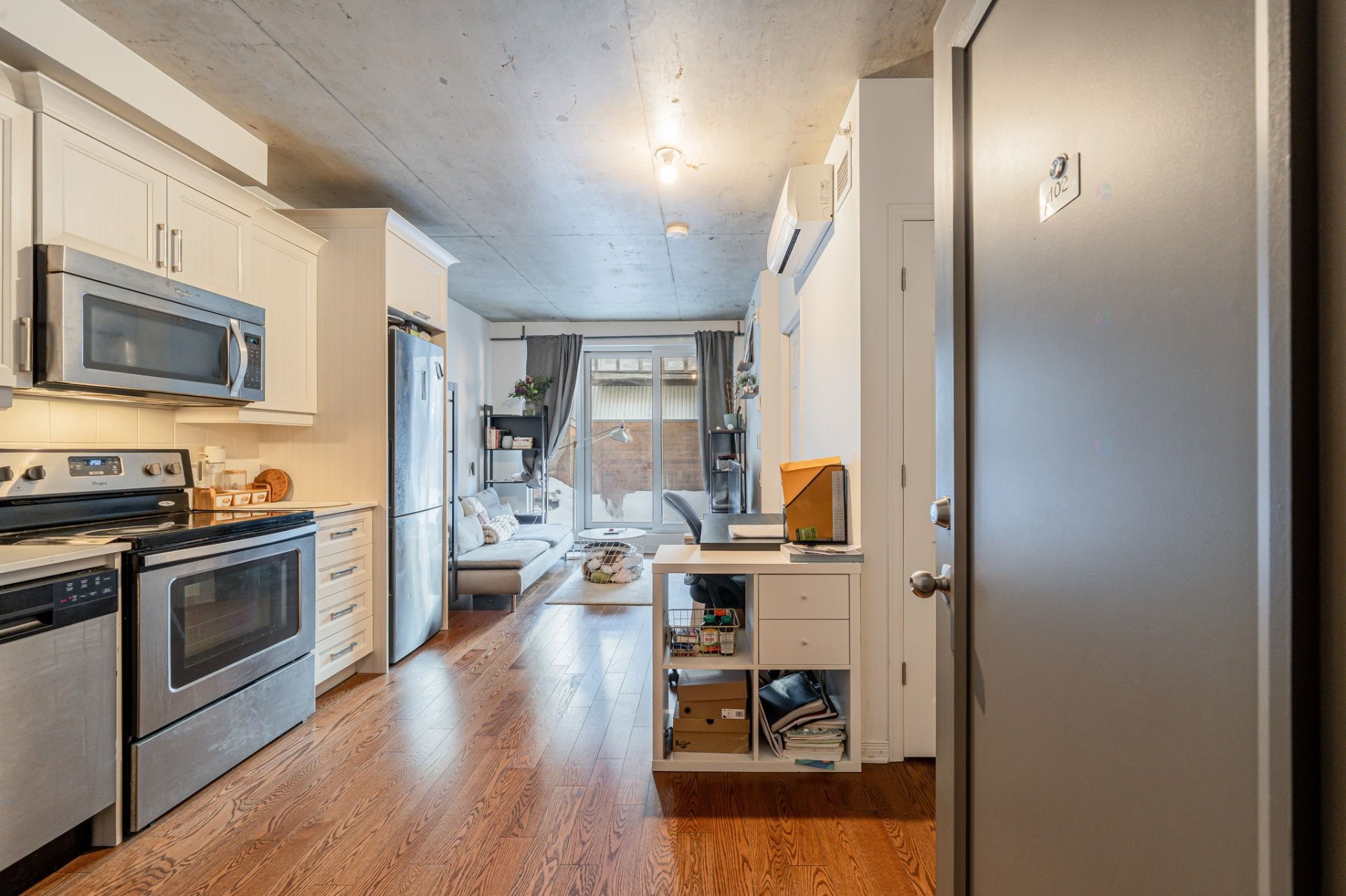 









1205


Rue MacKay

, 102,
Montréal (Ville-Marie),




QC
H3G2H5

