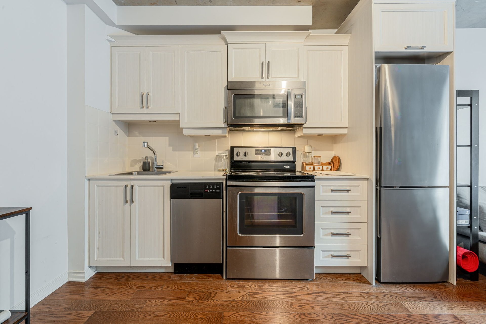 









1205


Rue MacKay

, 102,
Montréal (Ville-Marie),




QC
H3G2H5

