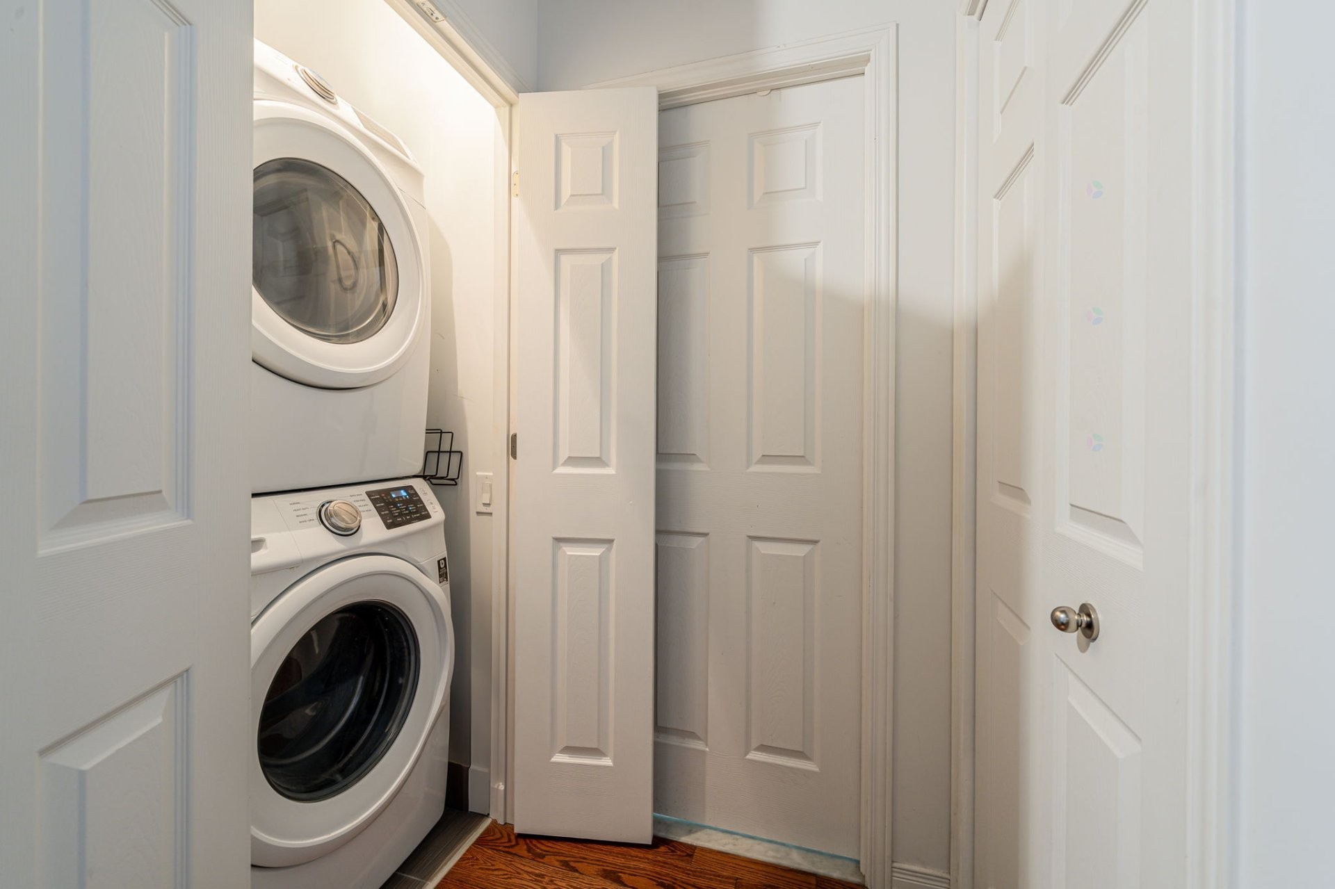 









1205


Rue MacKay

, 102,
Montréal (Ville-Marie),




QC
H3G2H5

