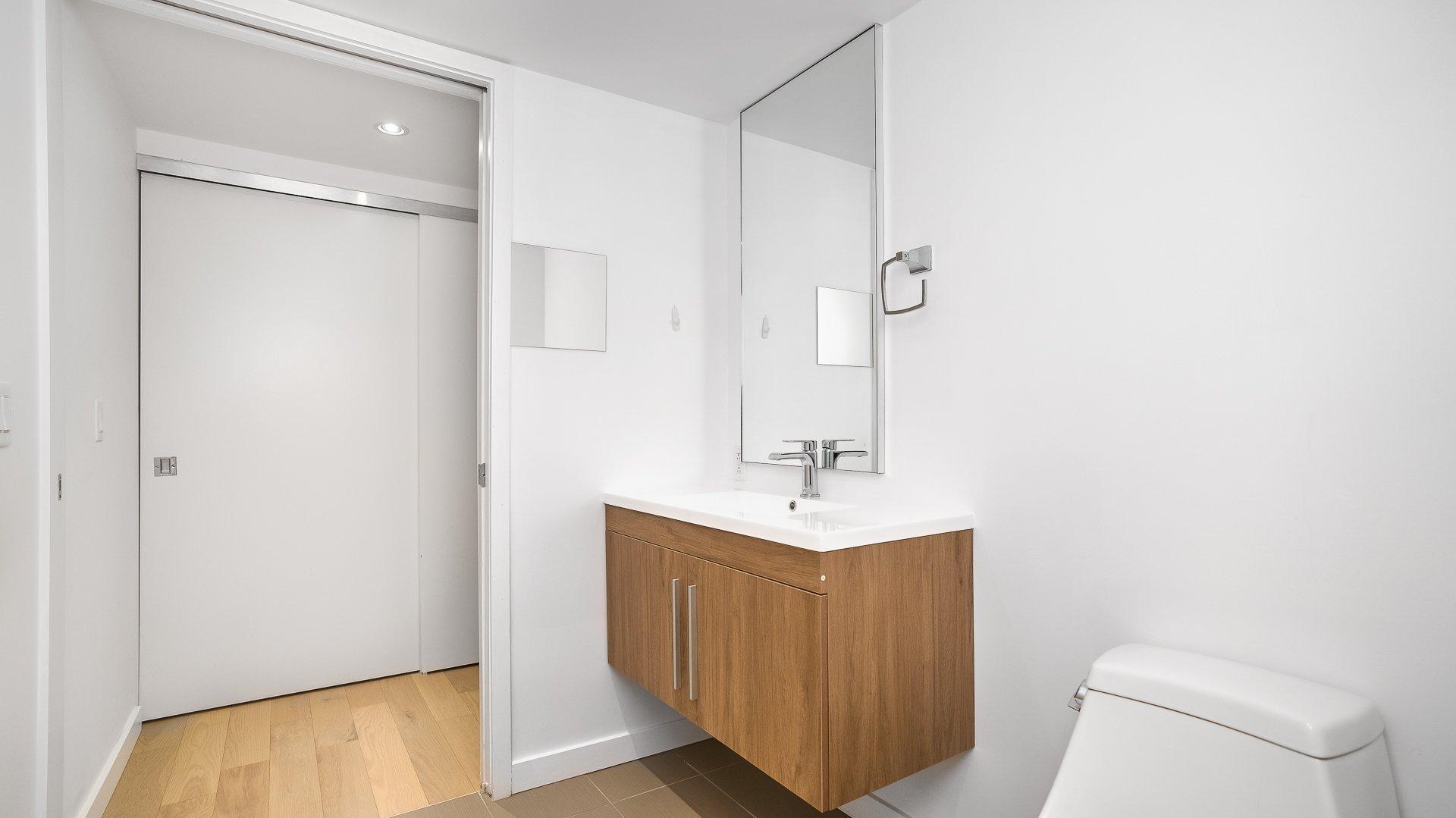 









350


Boul. De Maisonneuve O.

, 1111,
Montréal (Ville-Marie),




QC
H3A0B4

