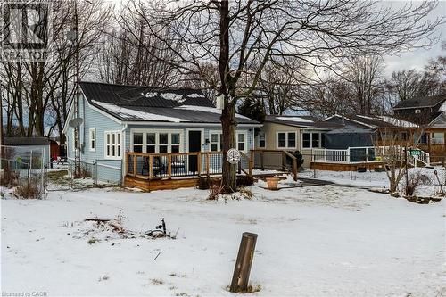 Easy access from Lakeshore Rd.