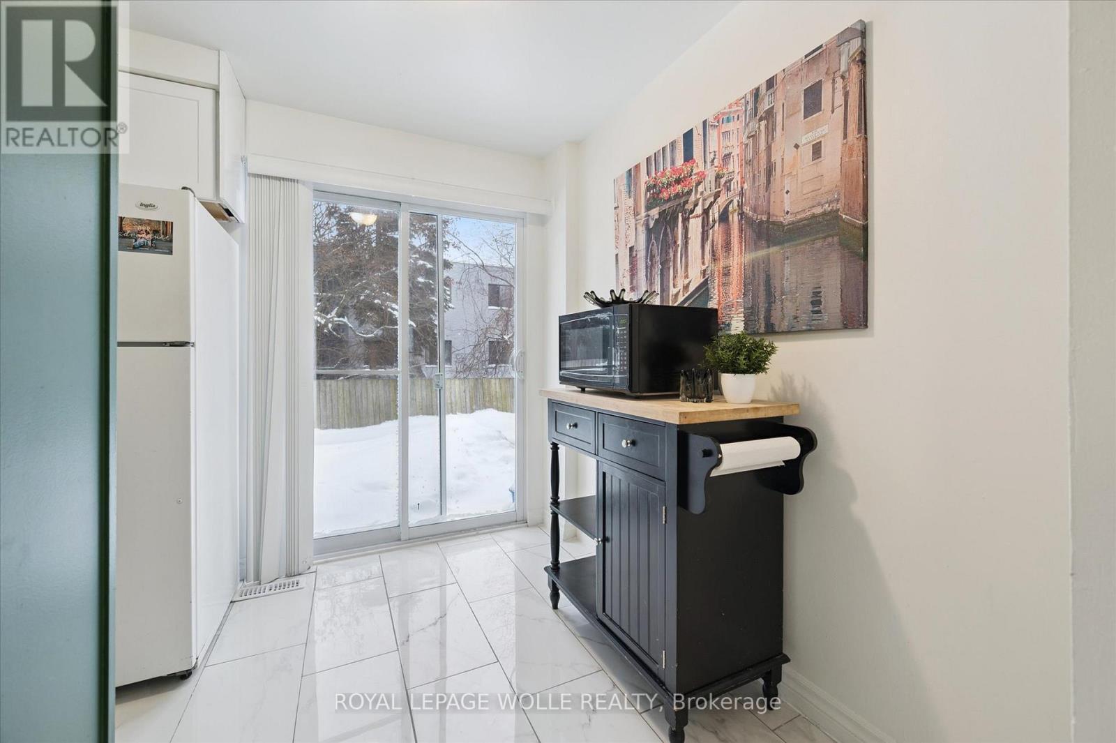 












11 INGLESIDE DRIVE

,
Kitchener,




Ontario
N2M2G7

