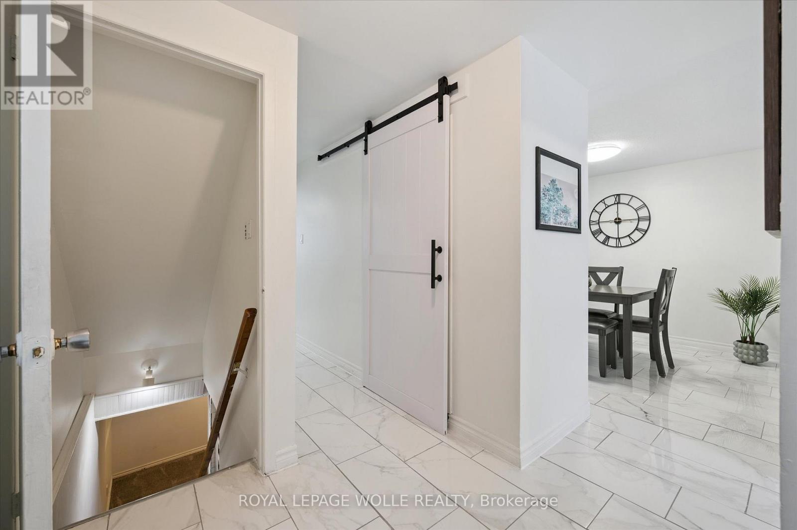 












11 INGLESIDE DRIVE

,
Kitchener,




Ontario
N2M2G7

