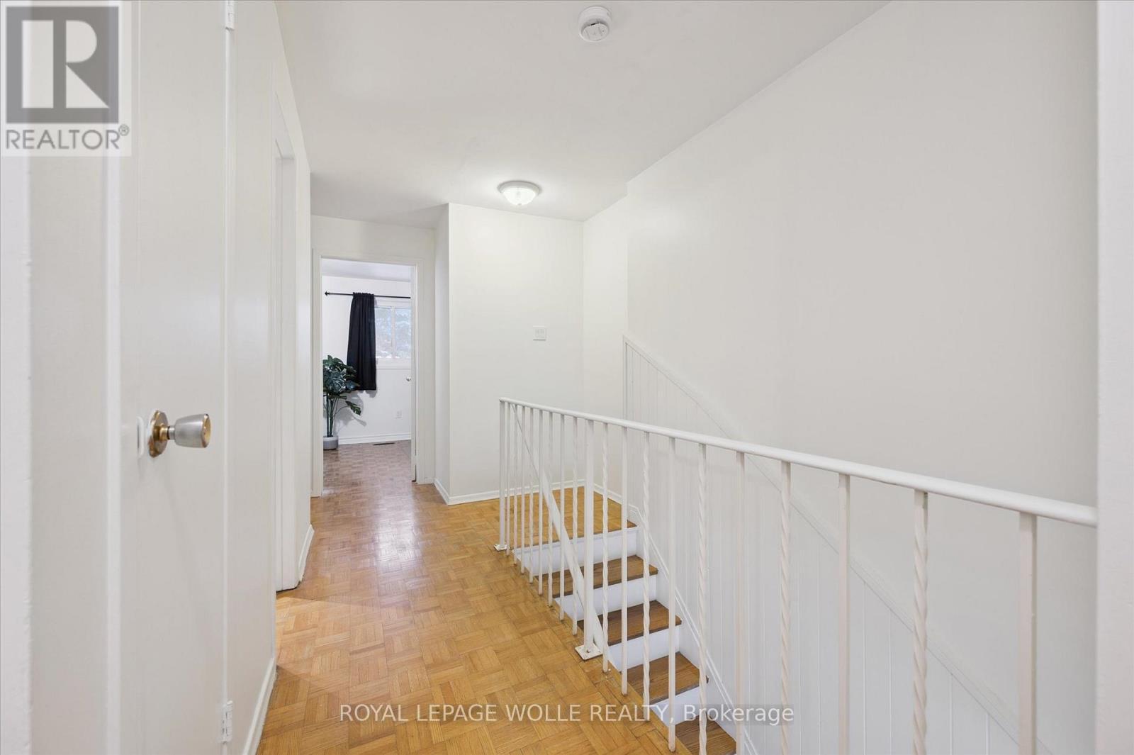 












11 INGLESIDE DRIVE

,
Kitchener,




Ontario
N2M2G7

