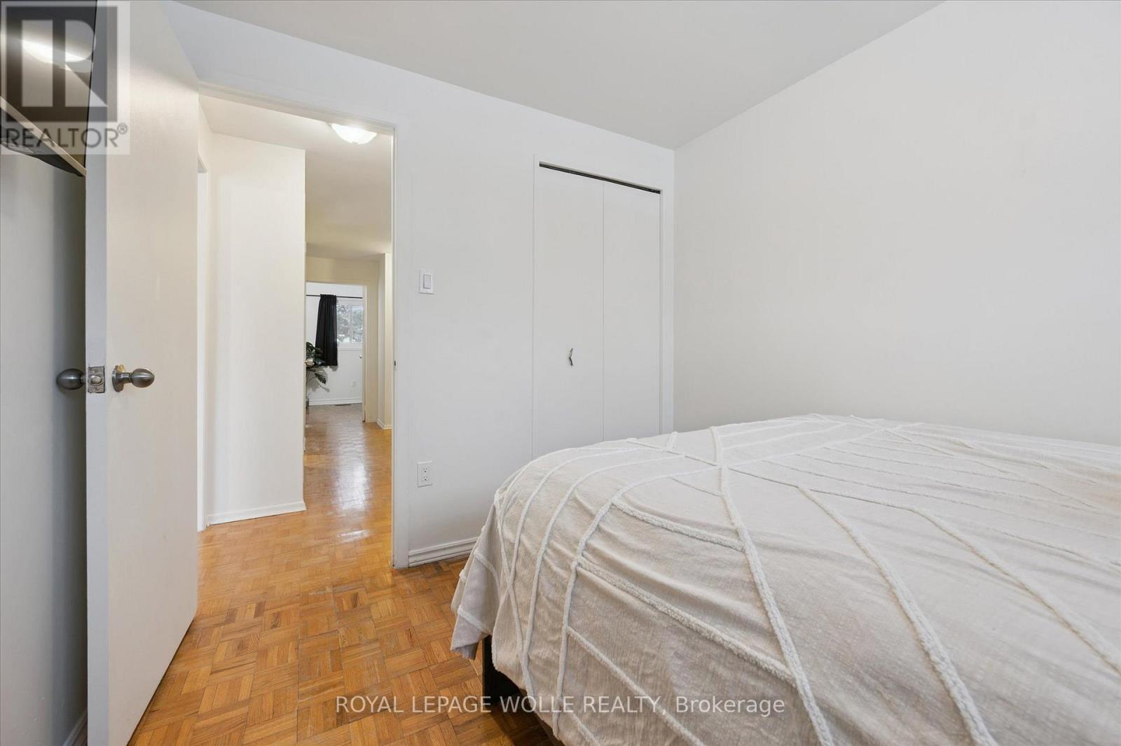 












11 INGLESIDE DRIVE

,
Kitchener,




Ontario
N2M2G7

