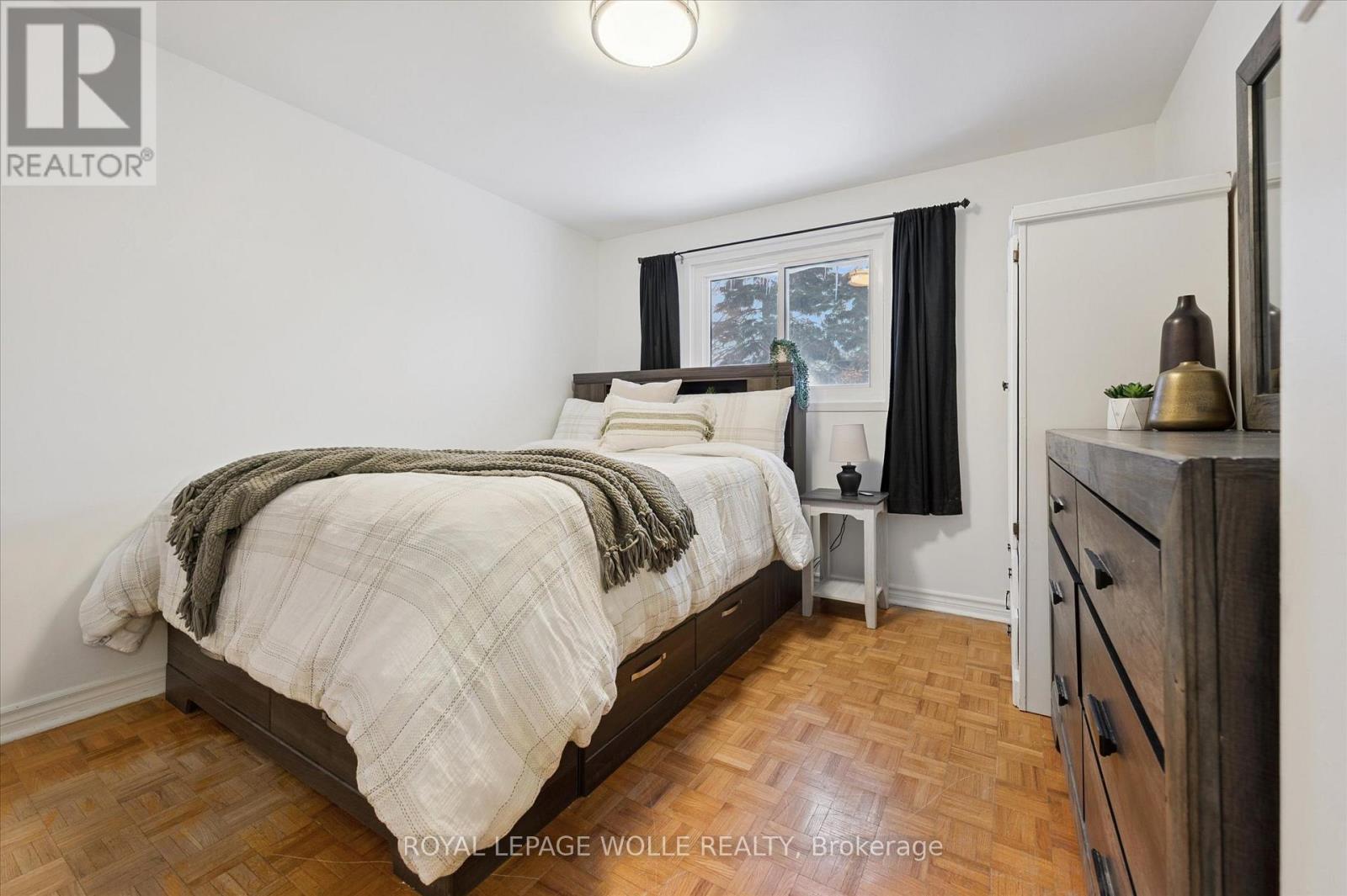 












11 INGLESIDE DRIVE

,
Kitchener,




Ontario
N2M2G7

