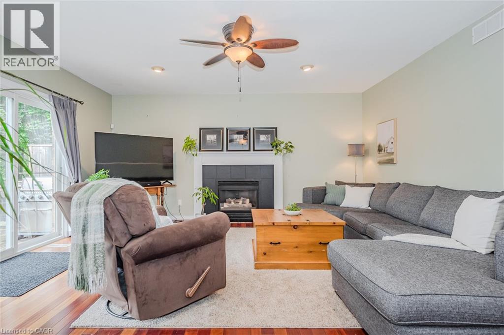 












2 OAKRIDGE Crescent

,
Guelph,




Ontario
N1L1J1

