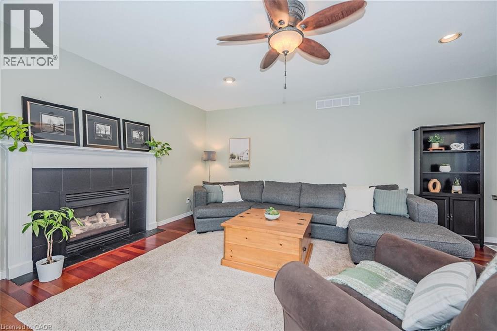 












2 OAKRIDGE Crescent

,
Guelph,




Ontario
N1L1J1

