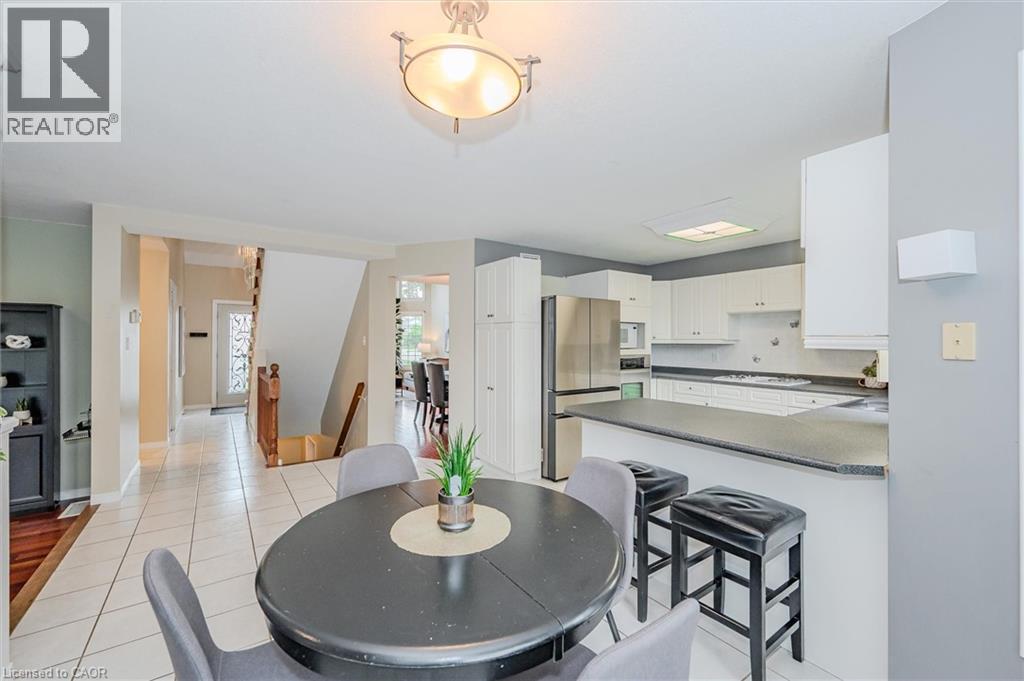 












2 OAKRIDGE Crescent

,
Guelph,




Ontario
N1L1J1

