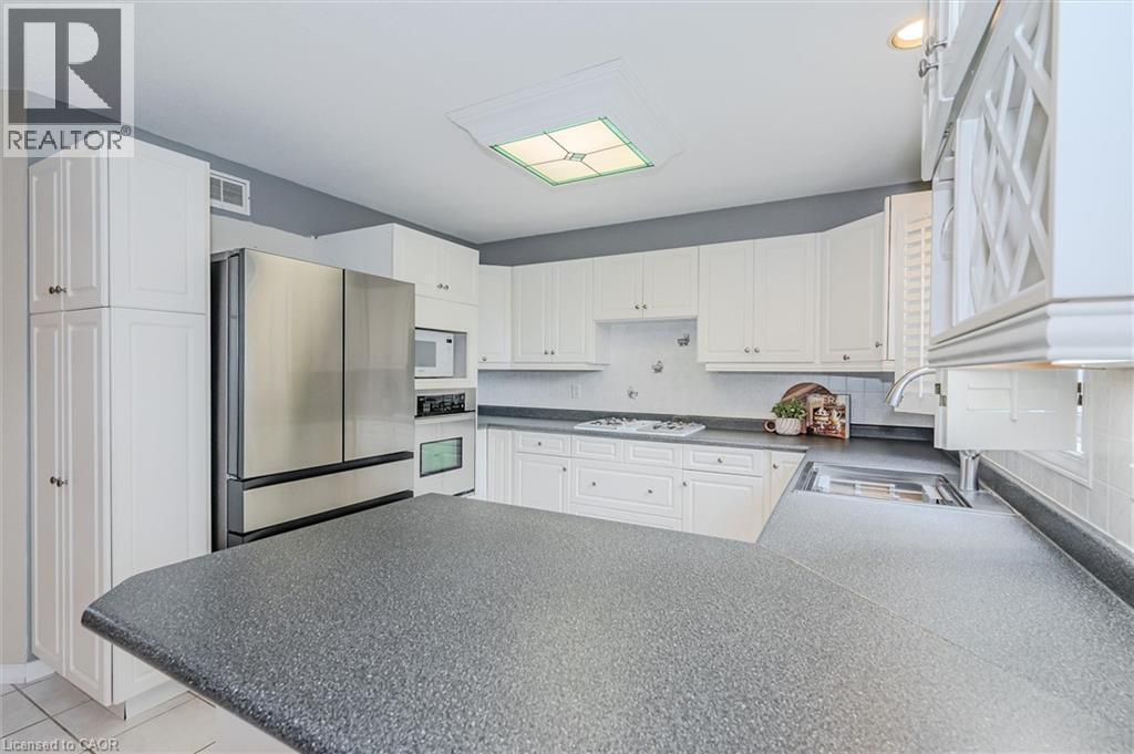 












2 OAKRIDGE Crescent

,
Guelph,




Ontario
N1L1J1

