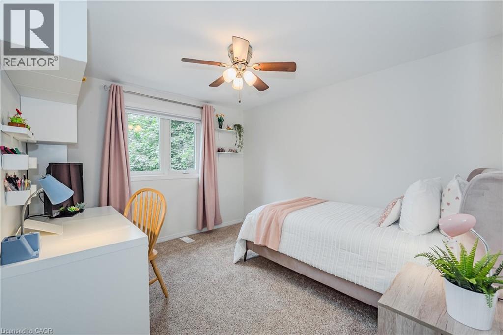 












2 OAKRIDGE Crescent

,
Guelph,




Ontario
N1L1J1

