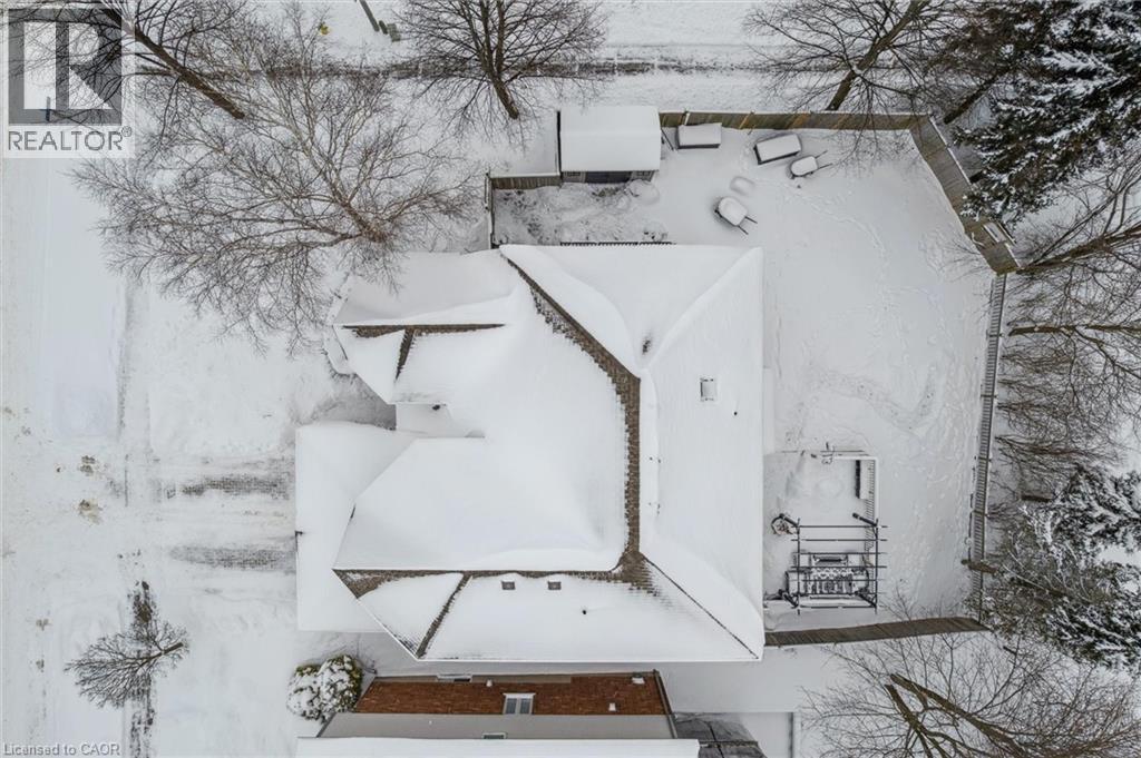 












2 OAKRIDGE Crescent

,
Guelph,




Ontario
N1L1J1

