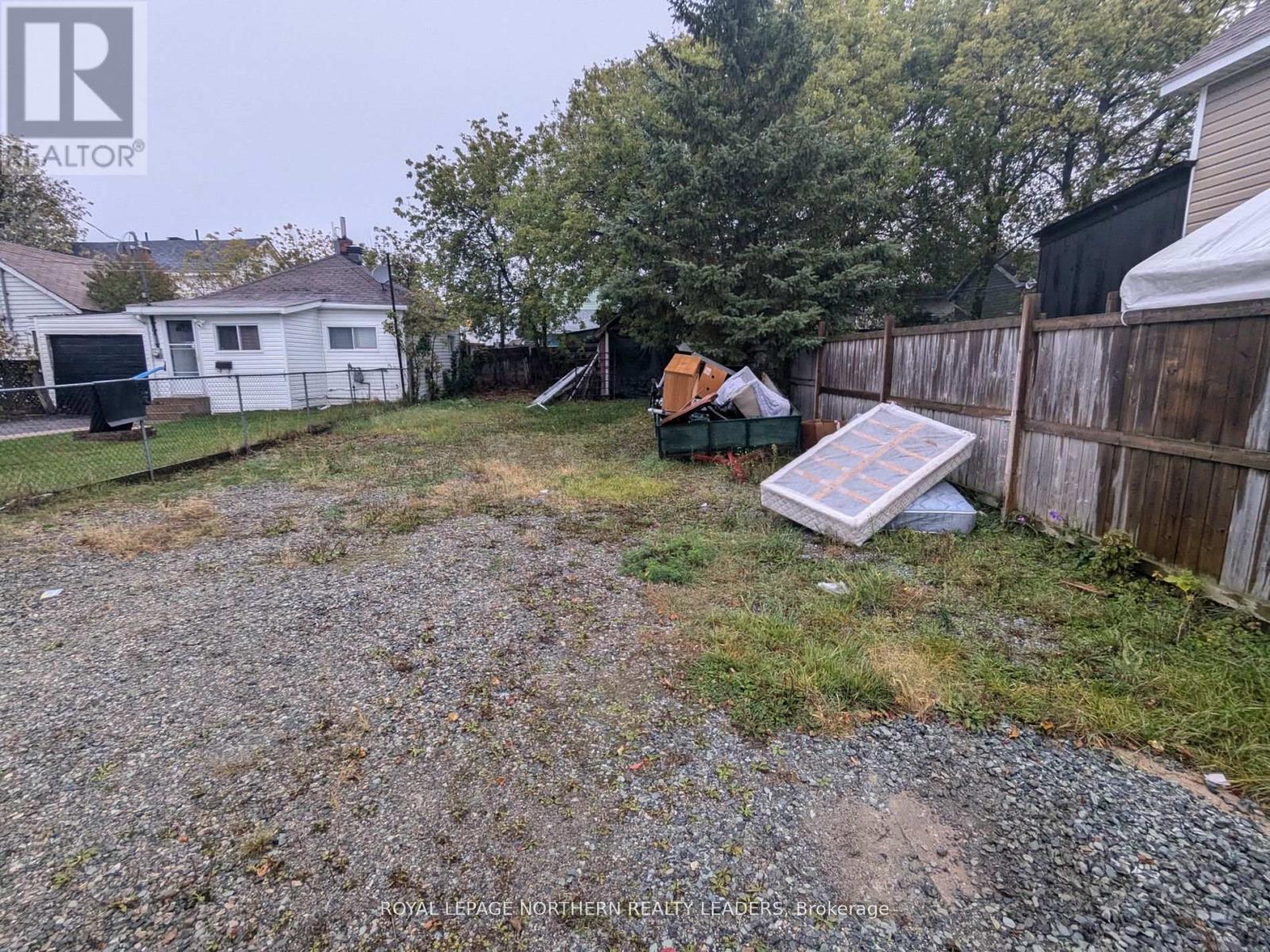 












166 BIRCH STREET S

,
Timmins (TS - SE),







Ontario
P4N2A9

