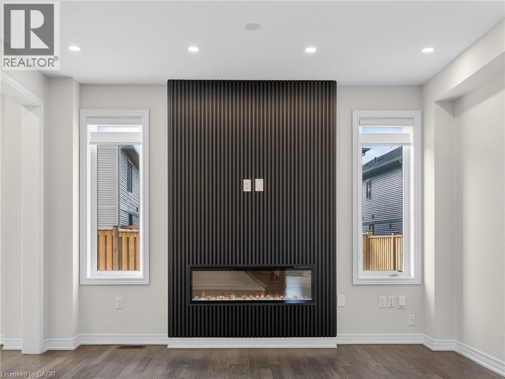 












15 VINIFERA Drive

,
Grimsby,




Ontario
L3M0L2

