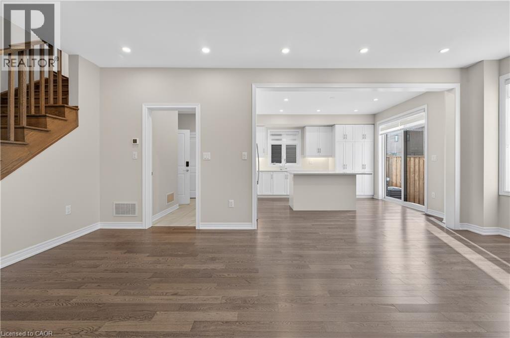 












15 VINIFERA Drive

,
Grimsby,




Ontario
L3M0L2

