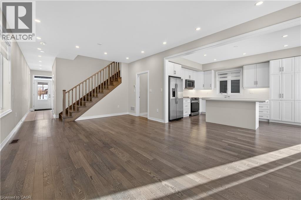 












15 VINIFERA Drive

,
Grimsby,




Ontario
L3M0L2

