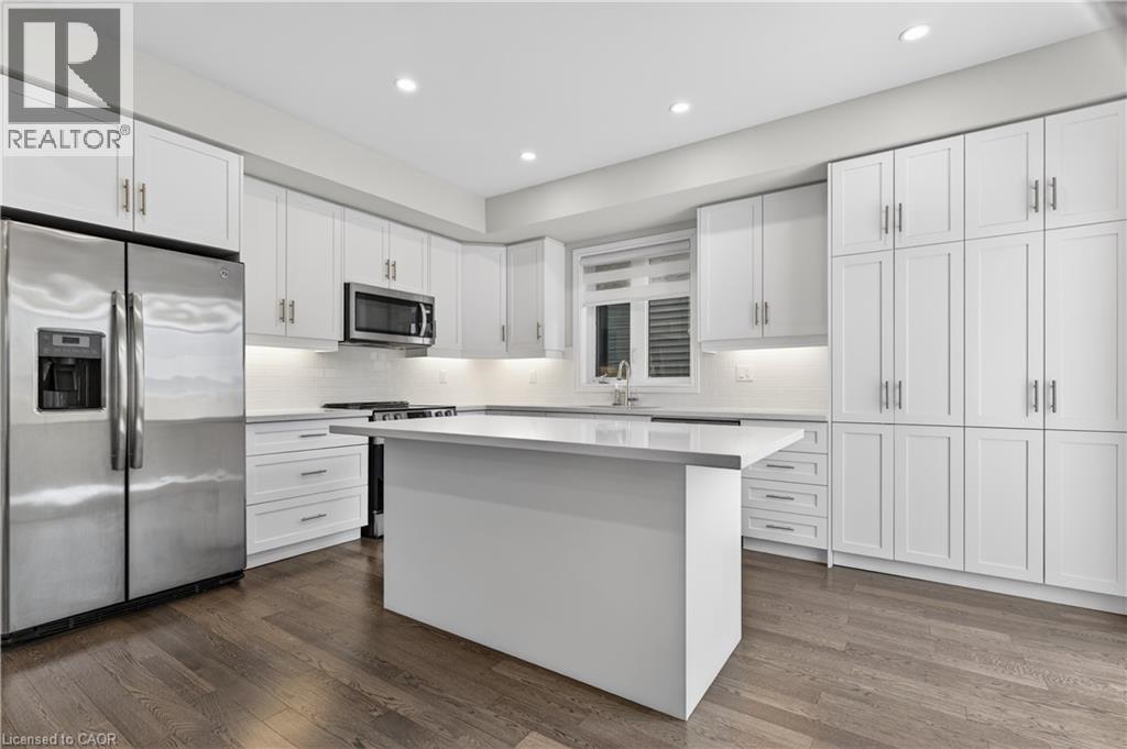 












15 VINIFERA Drive

,
Grimsby,




Ontario
L3M0L2

